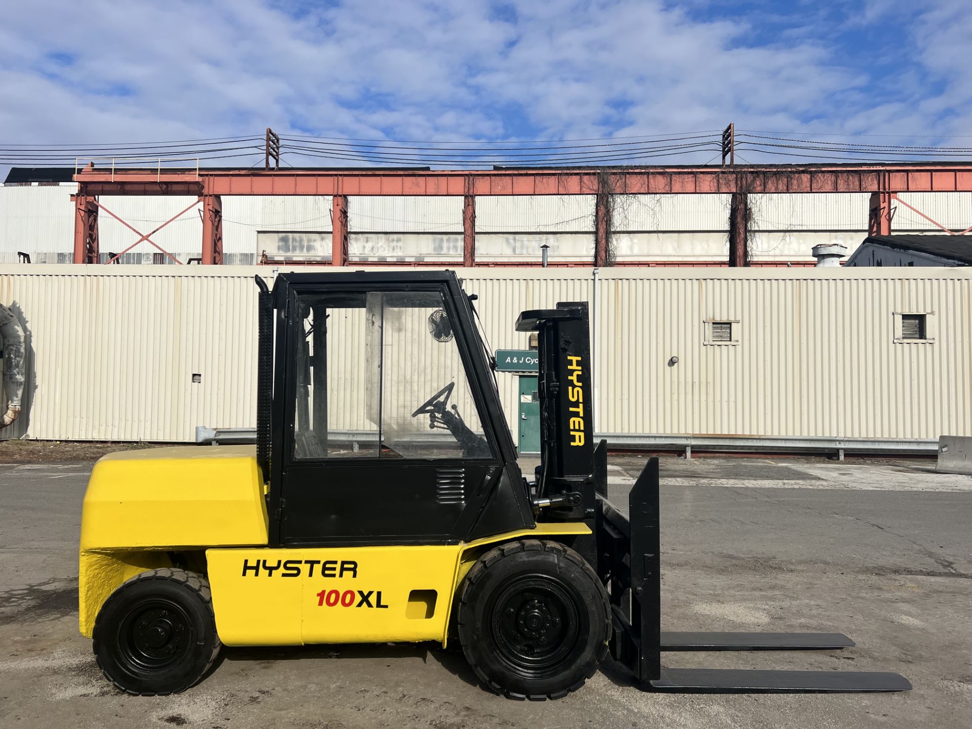 Hyster H100XL 10,000 lb Forklift