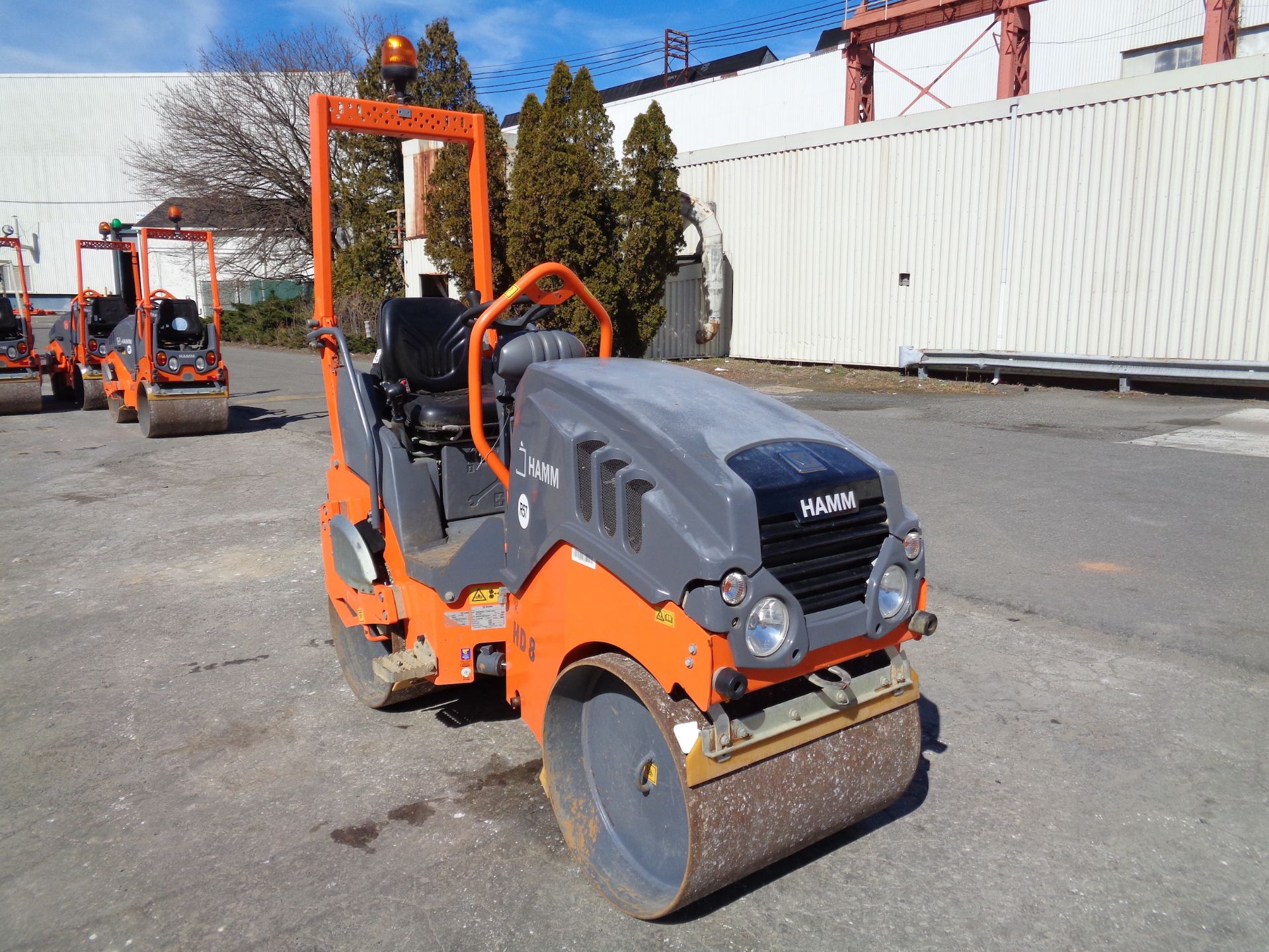 2020 Hamm HD8VV Roller - Image 2 of 5