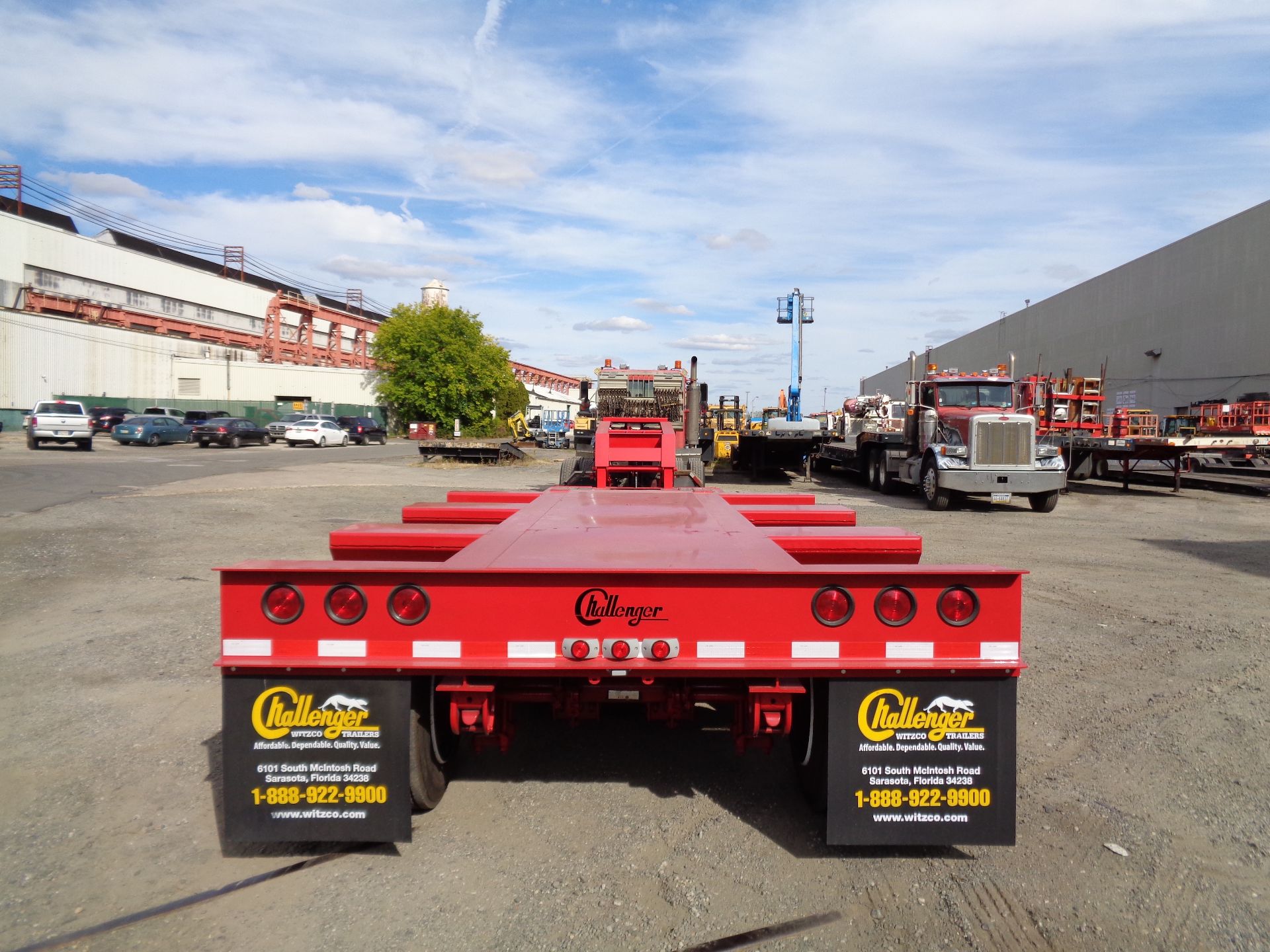 NEW 2022 Witzco RG52 Detachable Gooseneck Trailer - Image 4 of 10