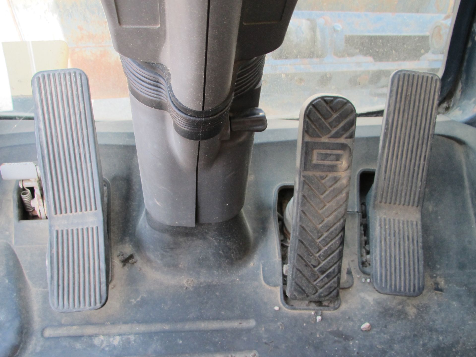John Deere 210C Rubber Tire Excavator - Image 17 of 24