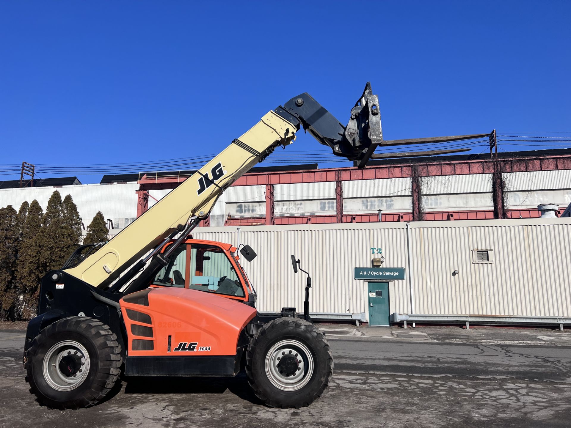 2019 JLG 1644 16,000LB Telescopic Forklift - Image 5 of 13