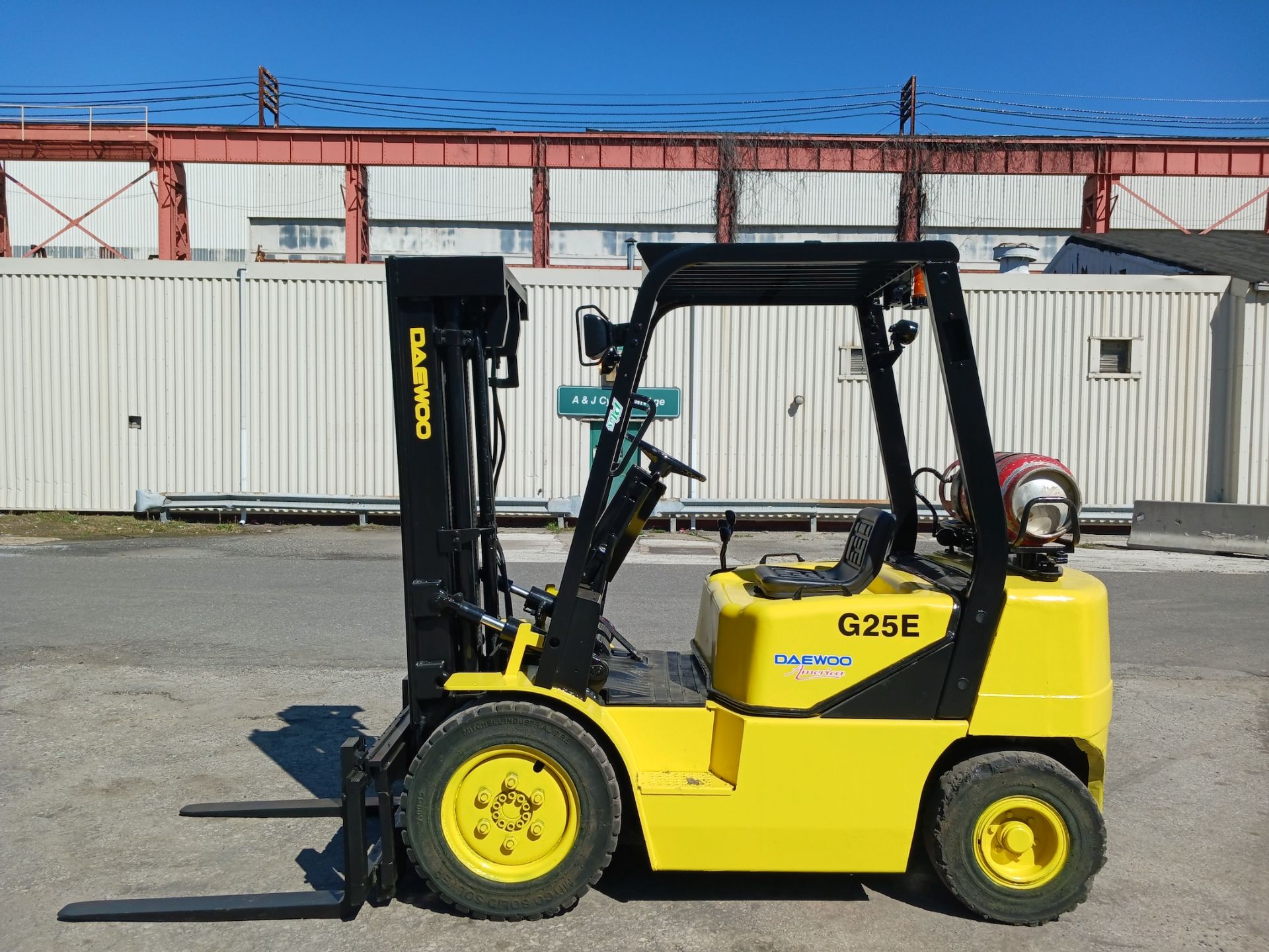 Daewoo G25E 5,000lb Forklift - Image 4 of 8