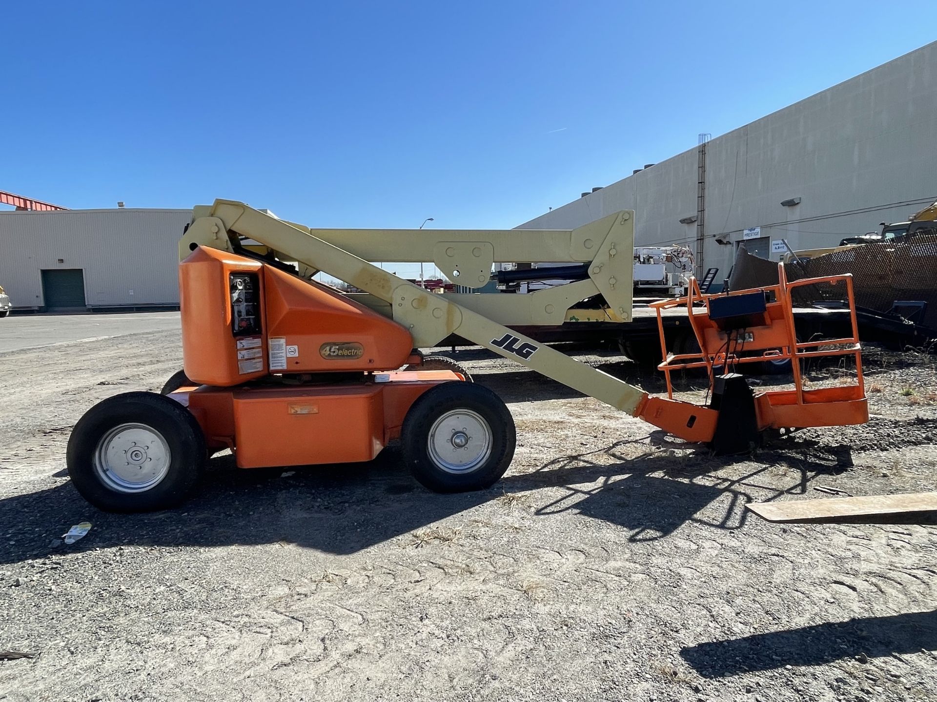 JLG 45 Electric Boom Lift (MN1) - Image 5 of 9