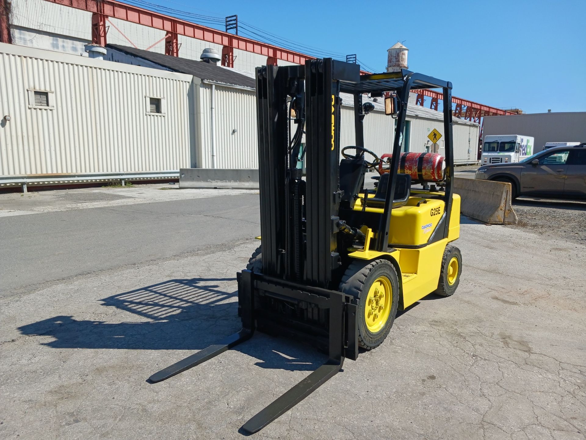 Daewoo G25E 5,000lb Forklift - Image 6 of 8