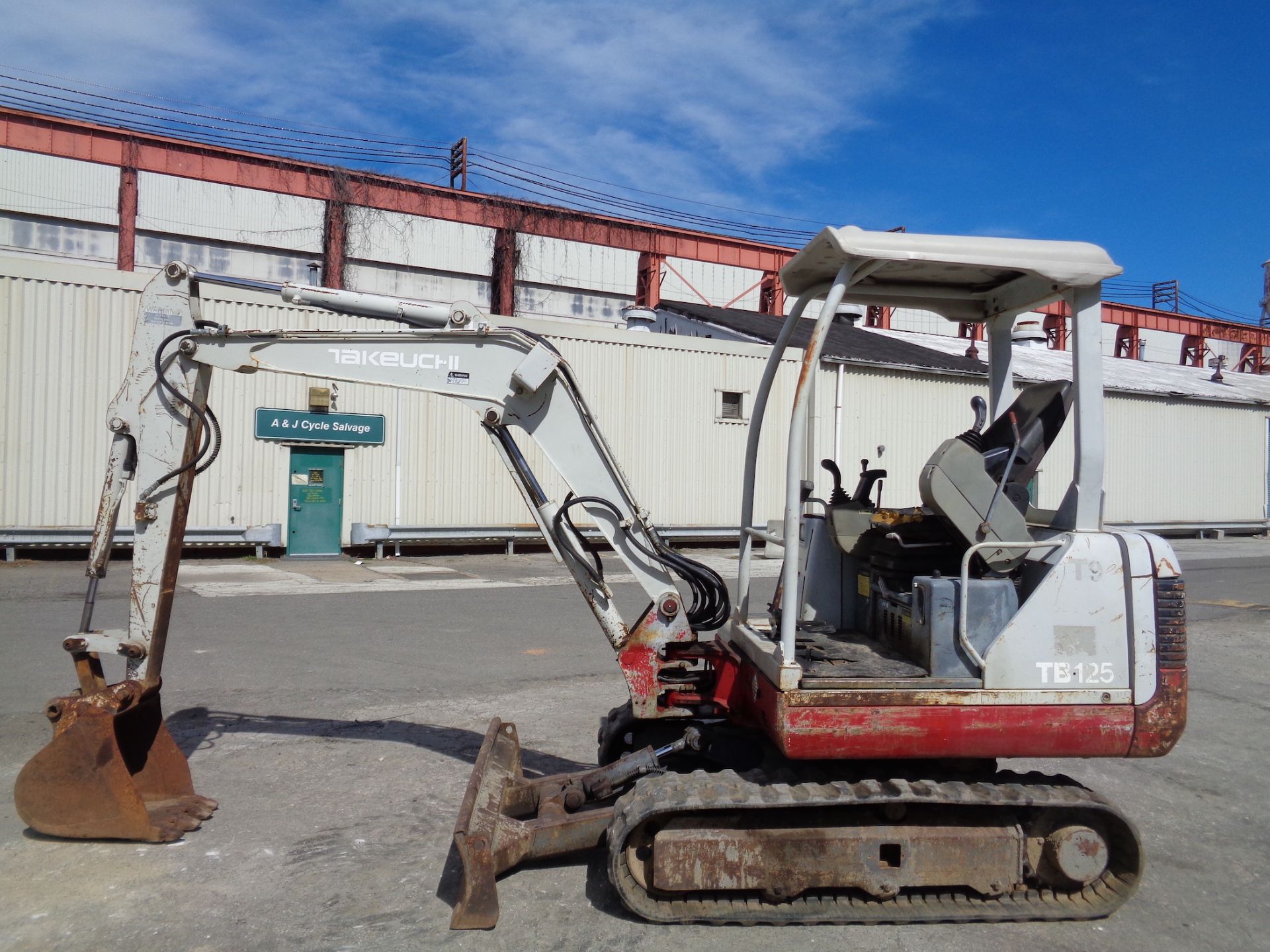 Takeuchi TB125 Mini Excavator - Image 2 of 8