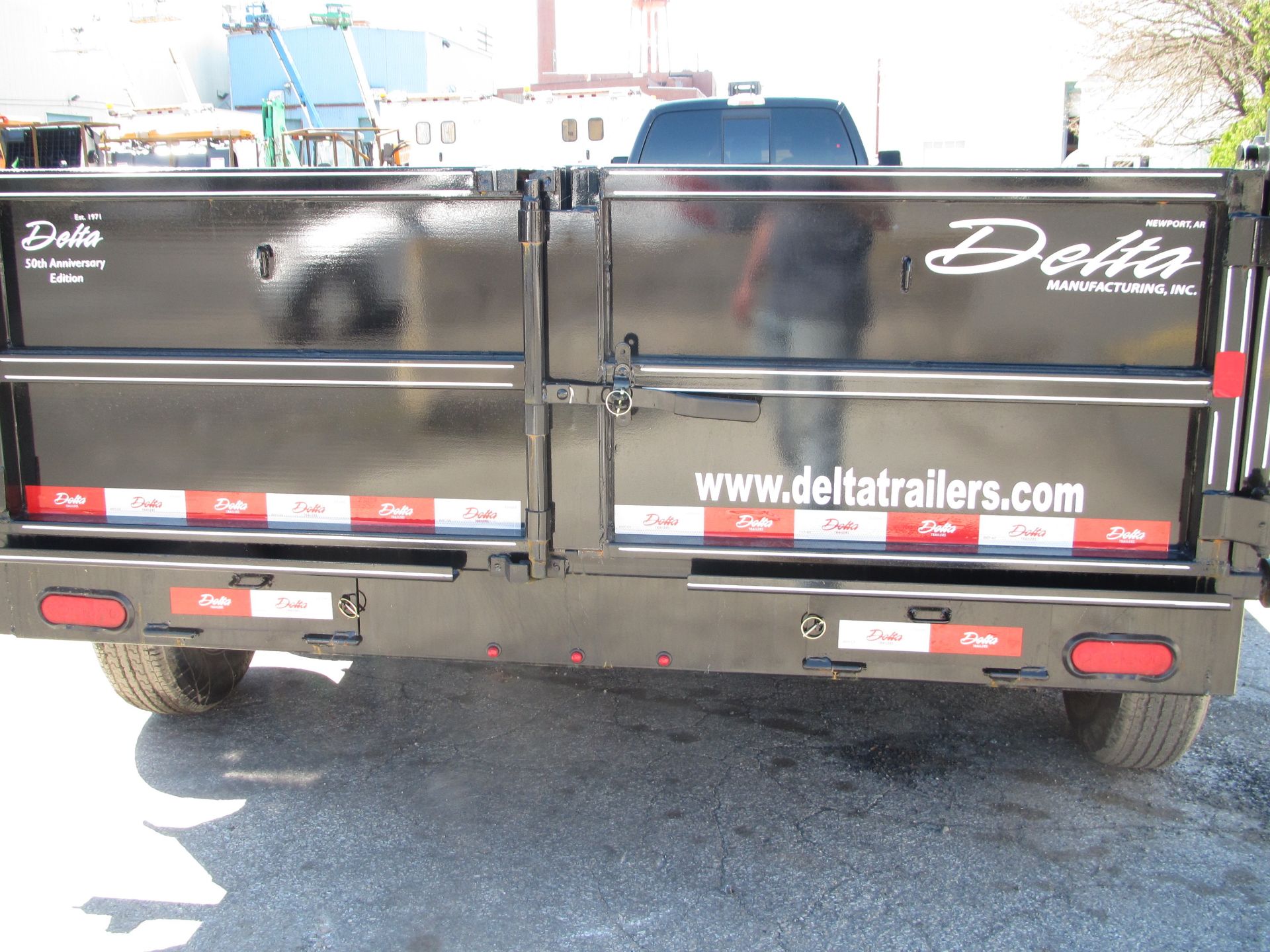 NEW Delta 14FT 14,000 GVW HYD Tilting Dump Trailer - Image 6 of 13