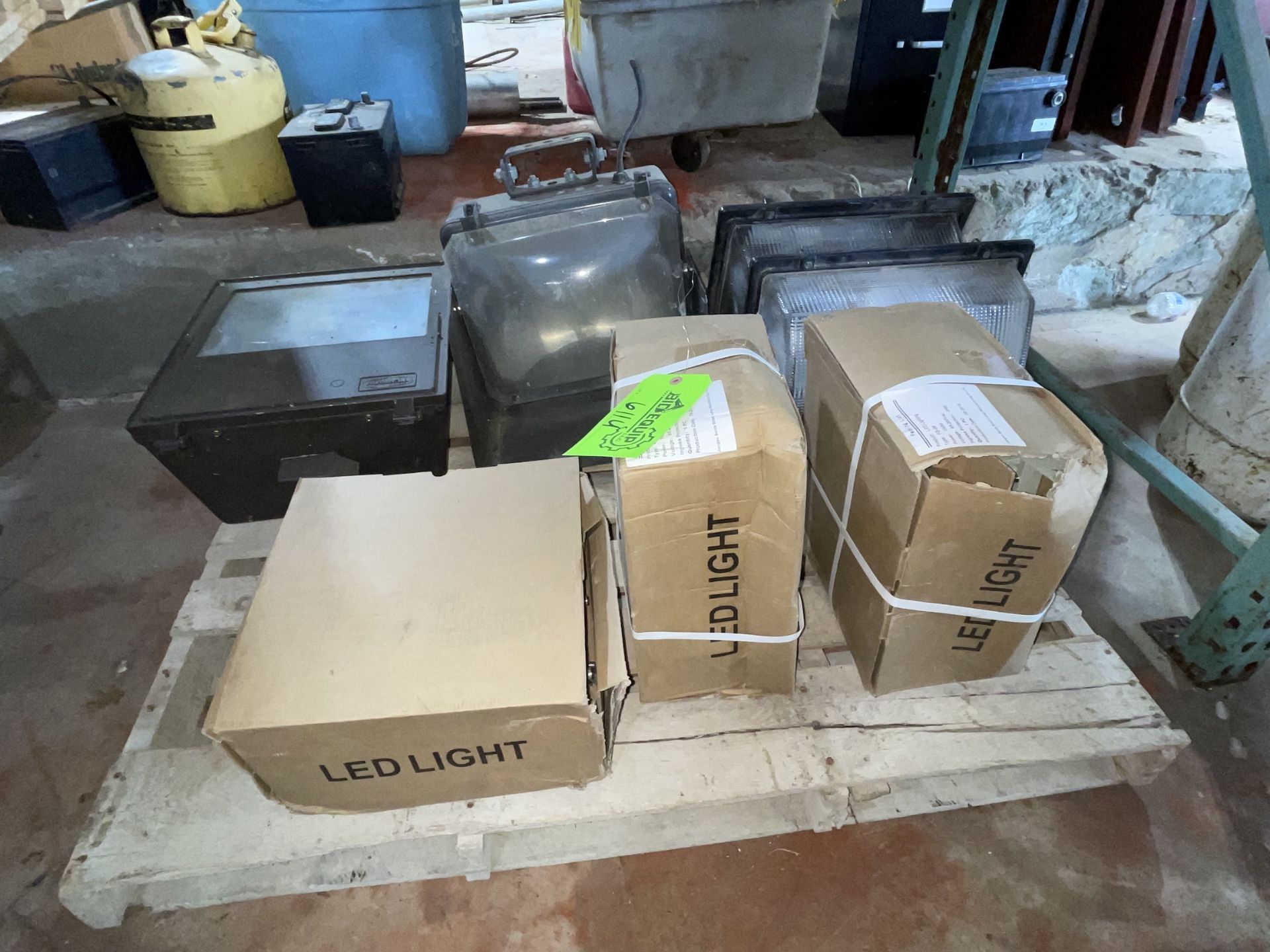 Lot of LED Light Fixtures (611U) - Upland - Image 2 of 6