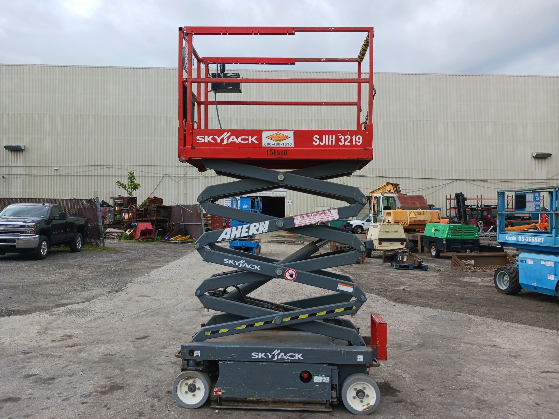 2014 Skyjack SJIII3219 Scissor Lift - Lester, PA - Image 7 of 16