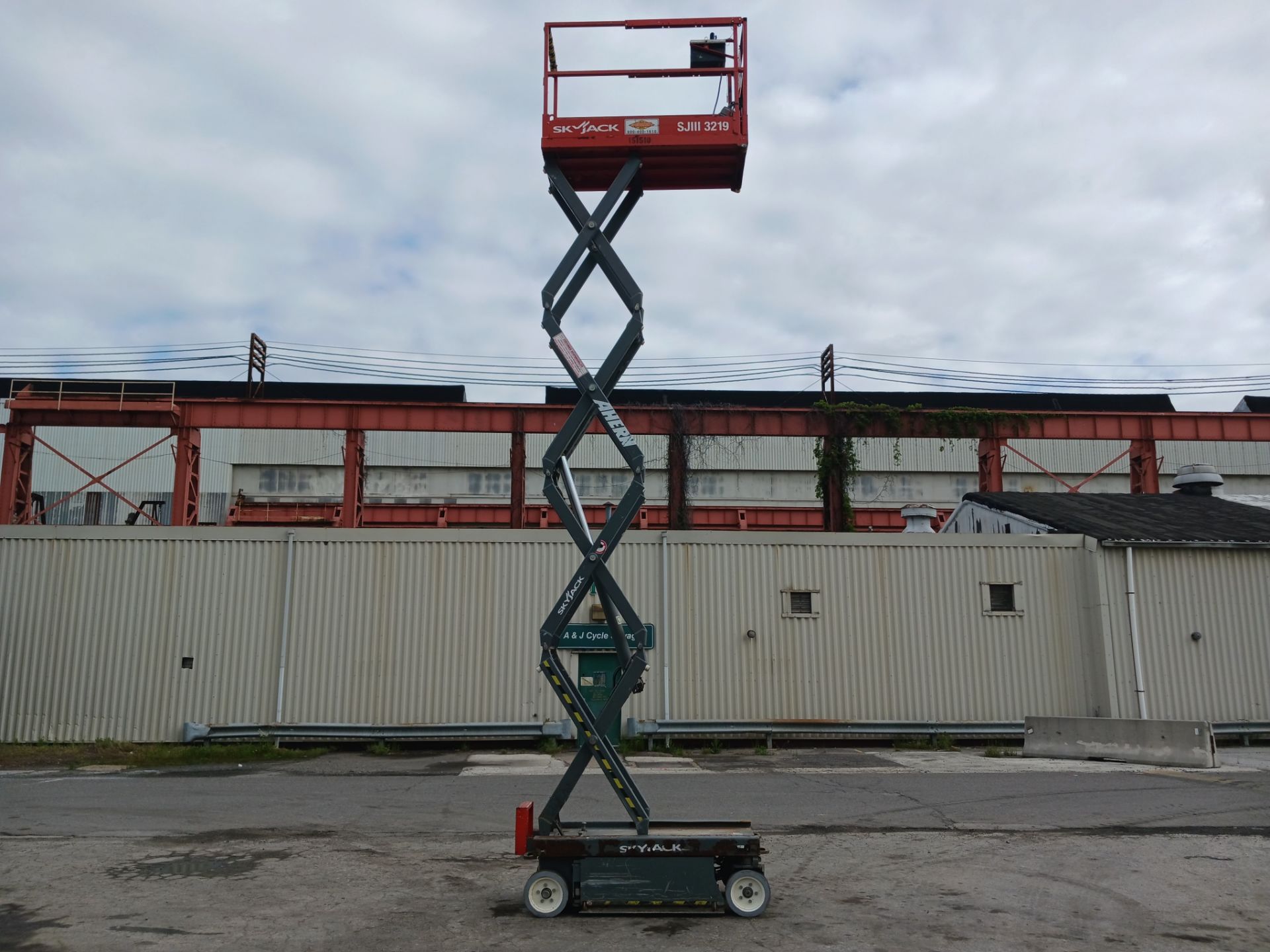 2014 Skyjack SJIII3219 Scissor Lift - Lester, PA - Image 10 of 16