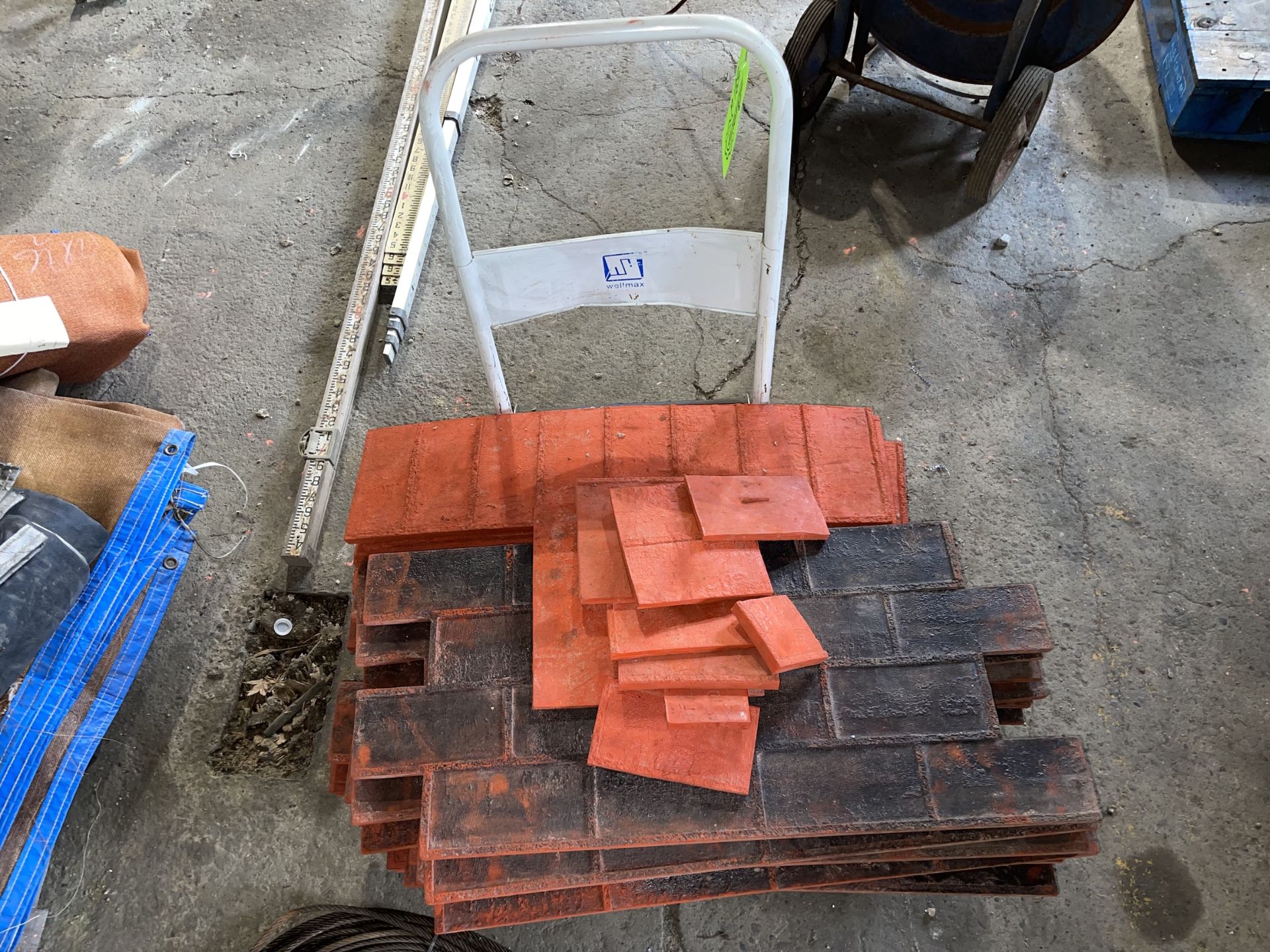 Lot of Concrete Stamps (581U) - Upland - Image 3 of 7