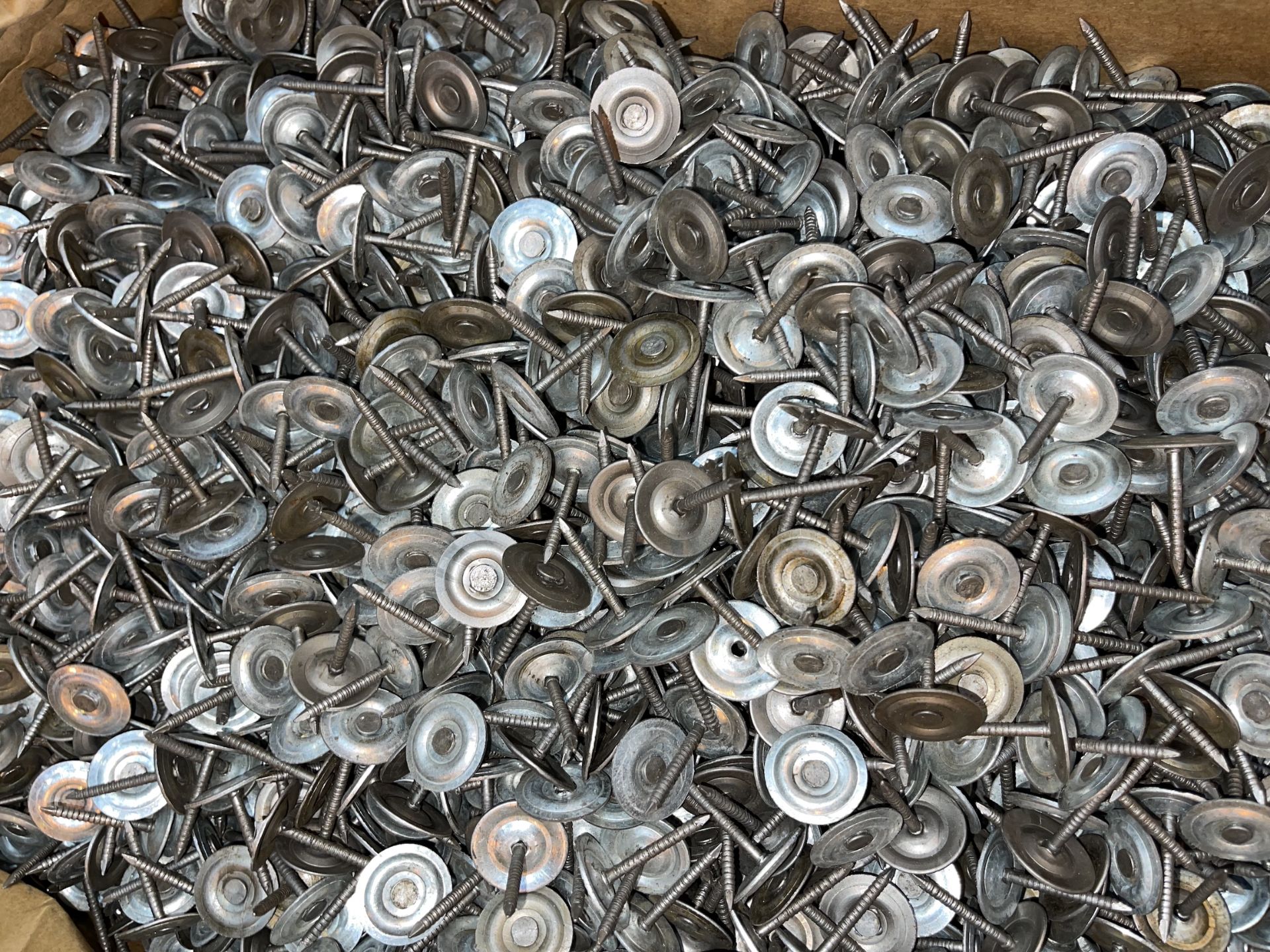 Lot of Bulk Roofing Nails 1-1/4 X .120 (AM39) - Lester, PA - Image 5 of 7