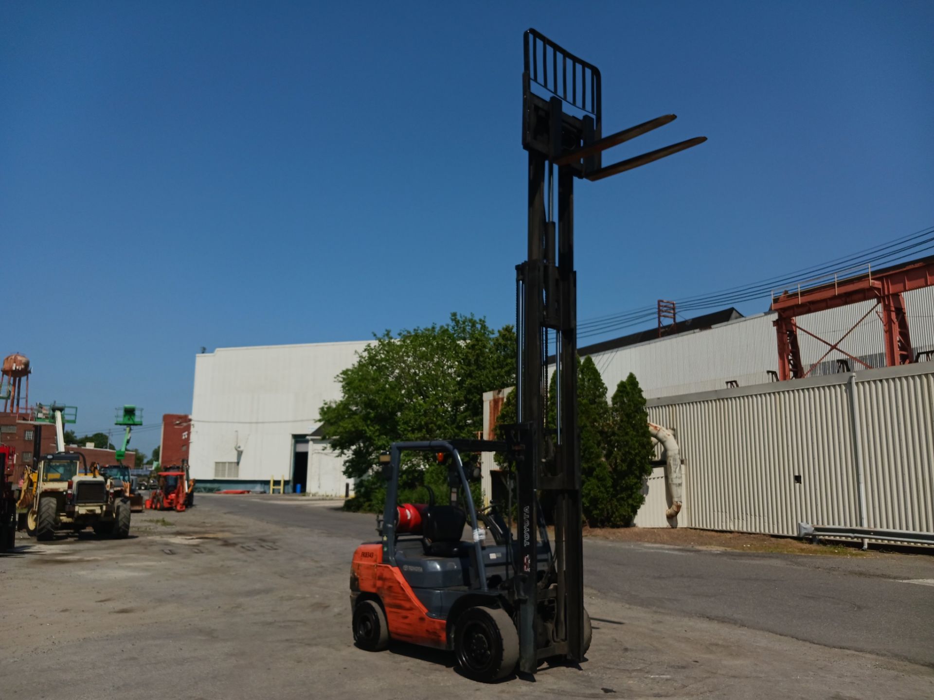 Toyota 8FGU30 6,000 lb Forklift - Lester, PA - Image 8 of 13