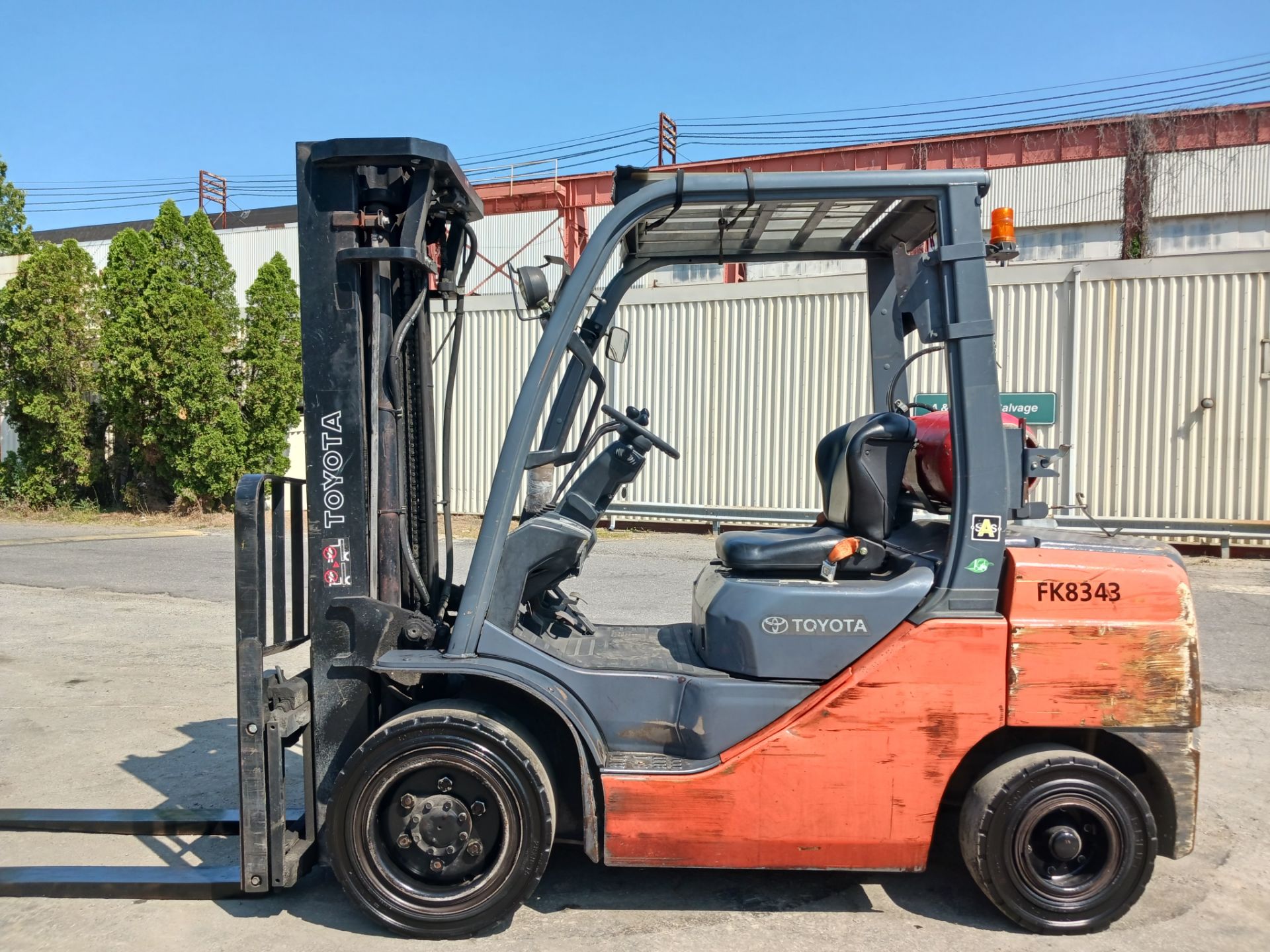 Toyota 8FGU30 6,000 lb Forklift - Lester, PA