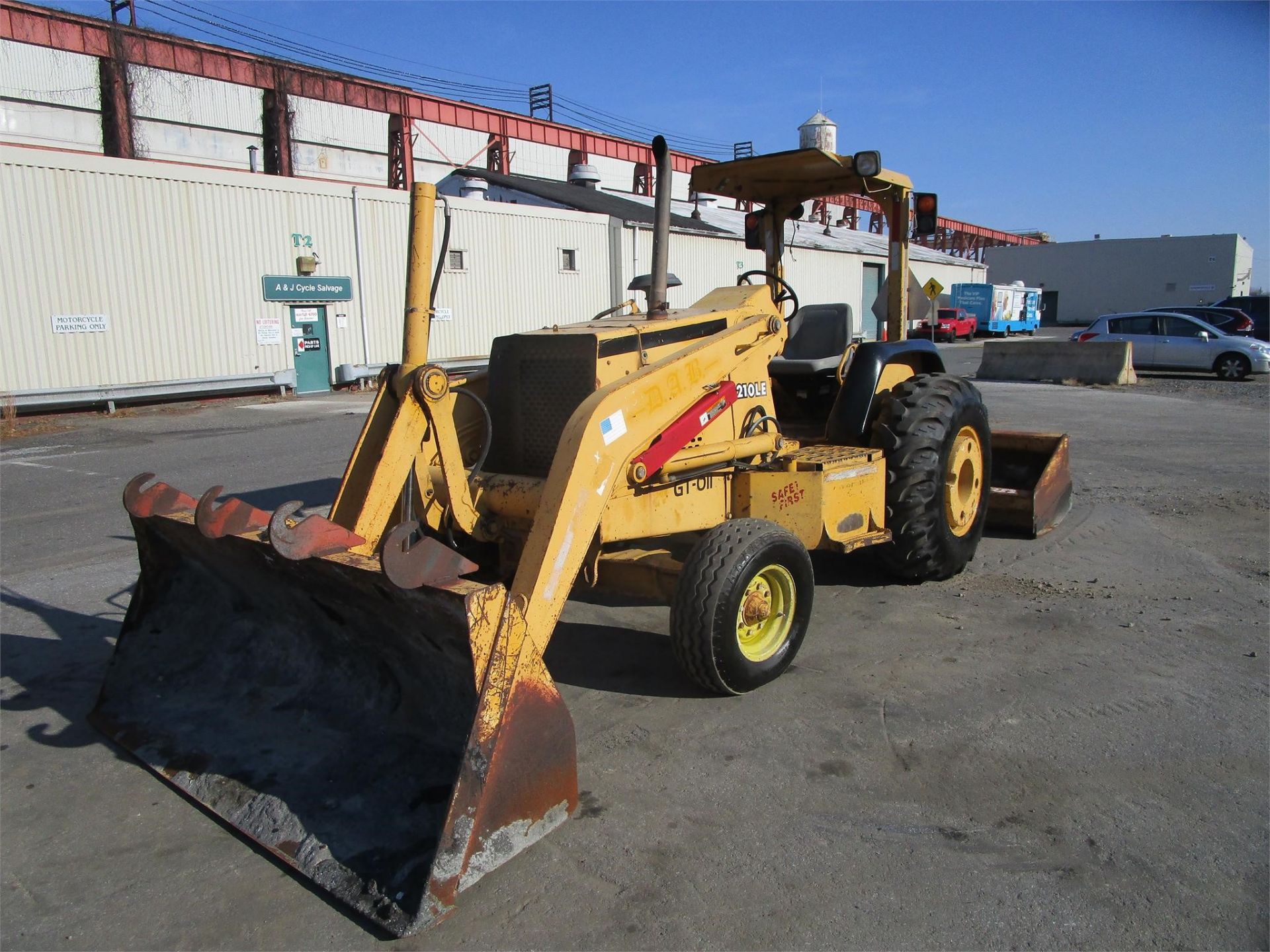 John Deere 210LE Skip Loader - Lester, PA - Image 4 of 13