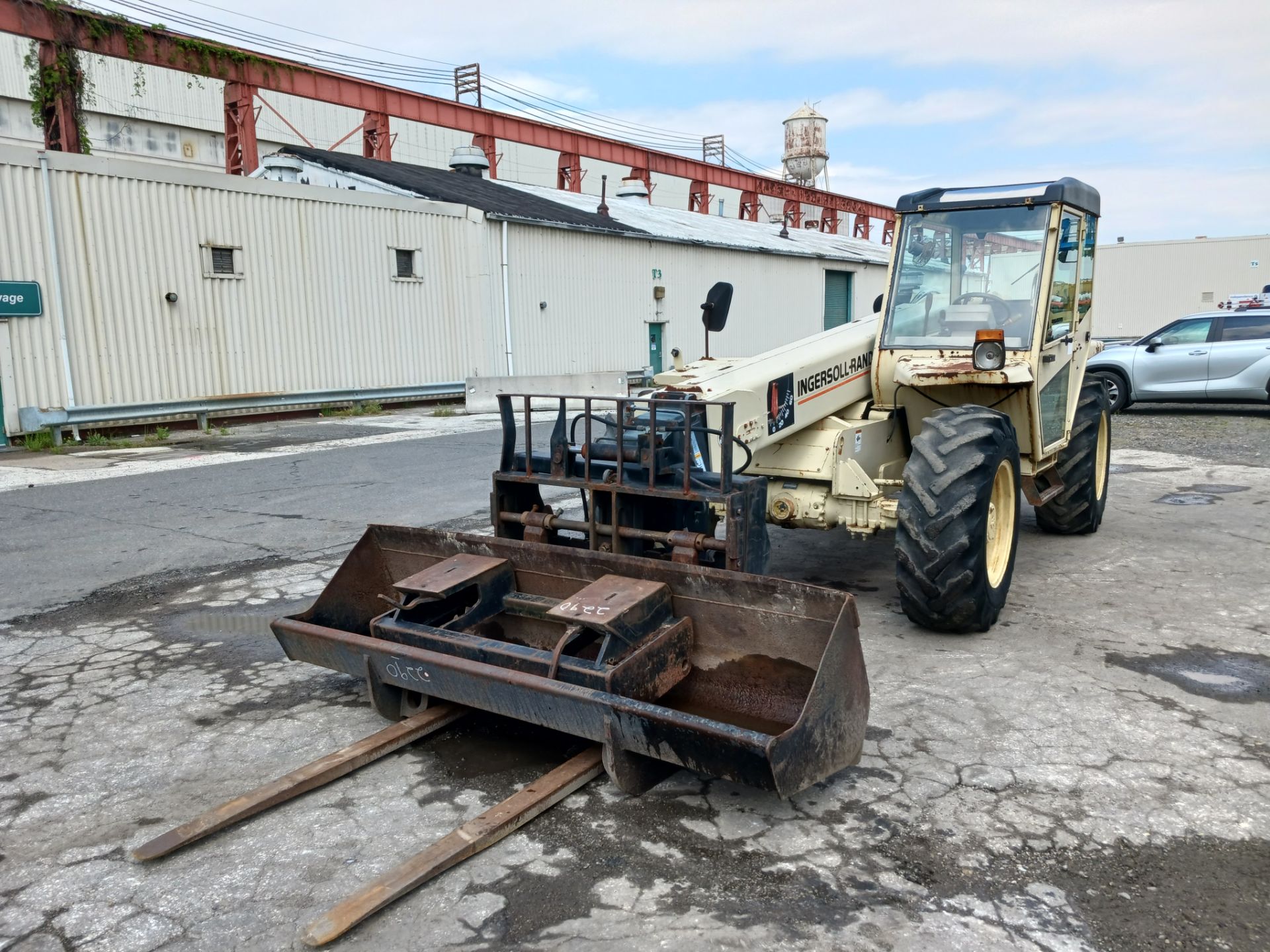 Ingersoll Rand VR524 5,000 lb Telescopic Forklift - Lester, PA - Image 4 of 17