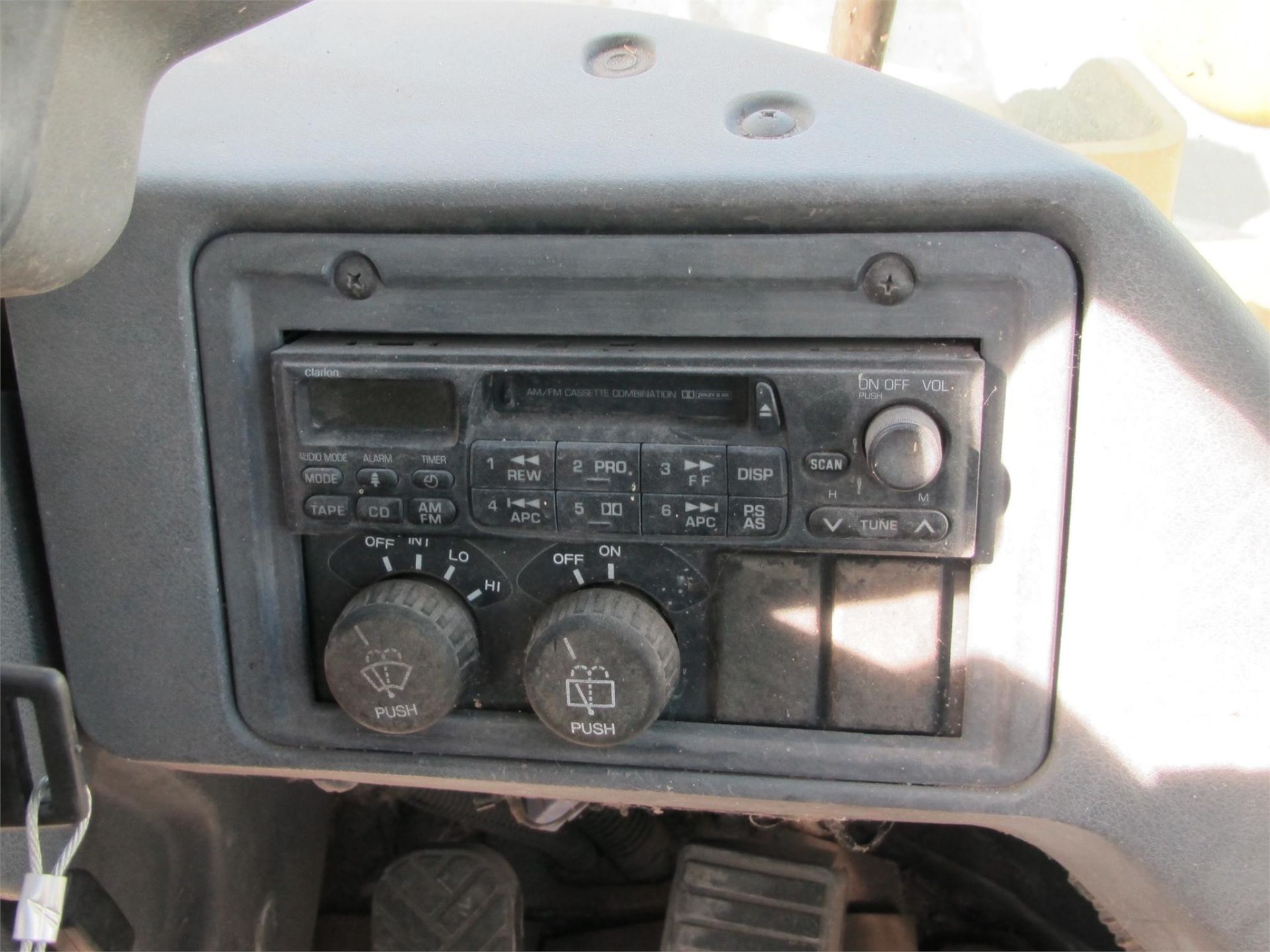 Kawasaki 65ZV Wheel Loader - Lester, PA - Image 13 of 24