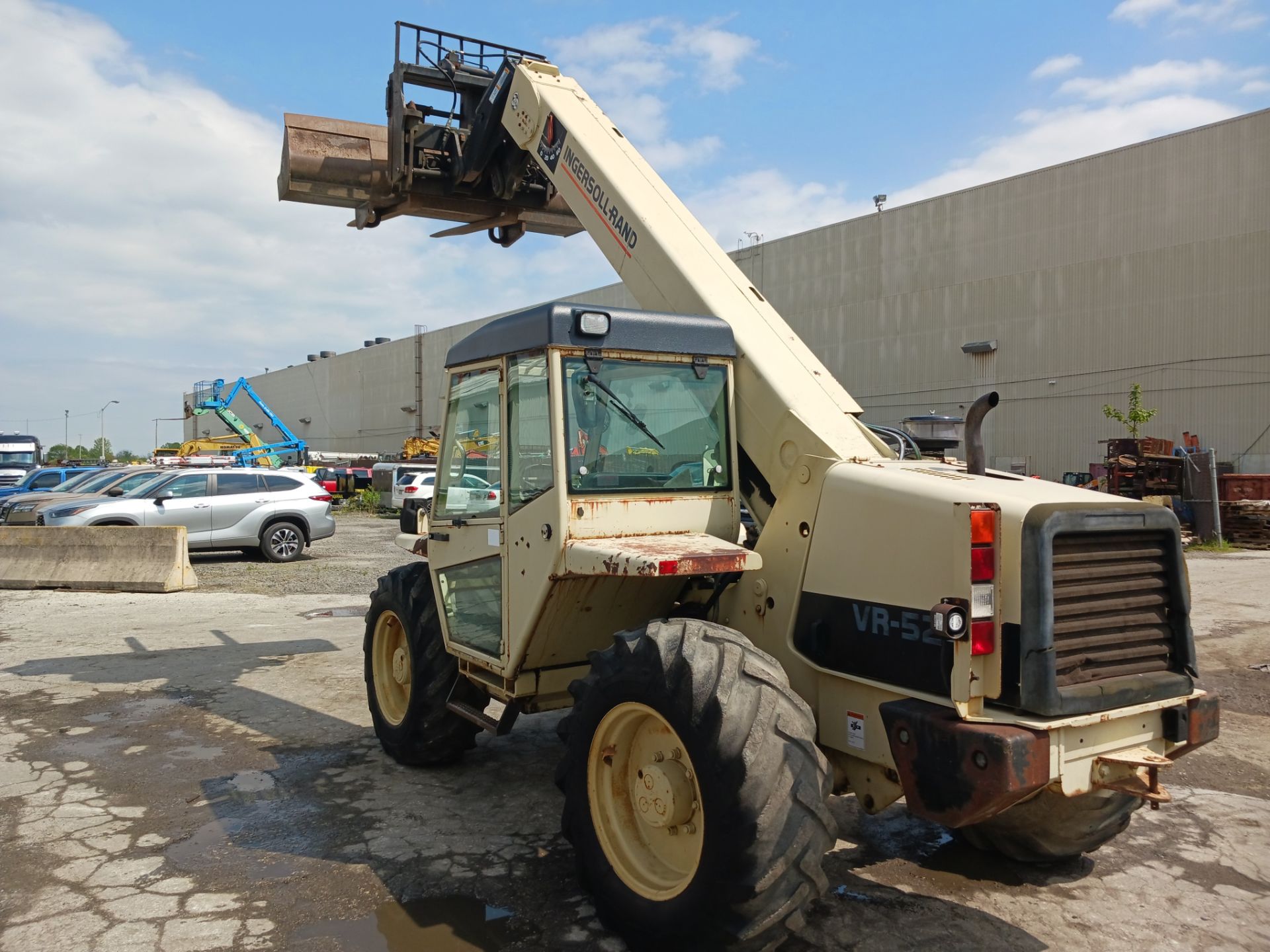 Ingersoll Rand VR524 5,000 lb Telescopic Forklift - Lester, PA - Image 8 of 17