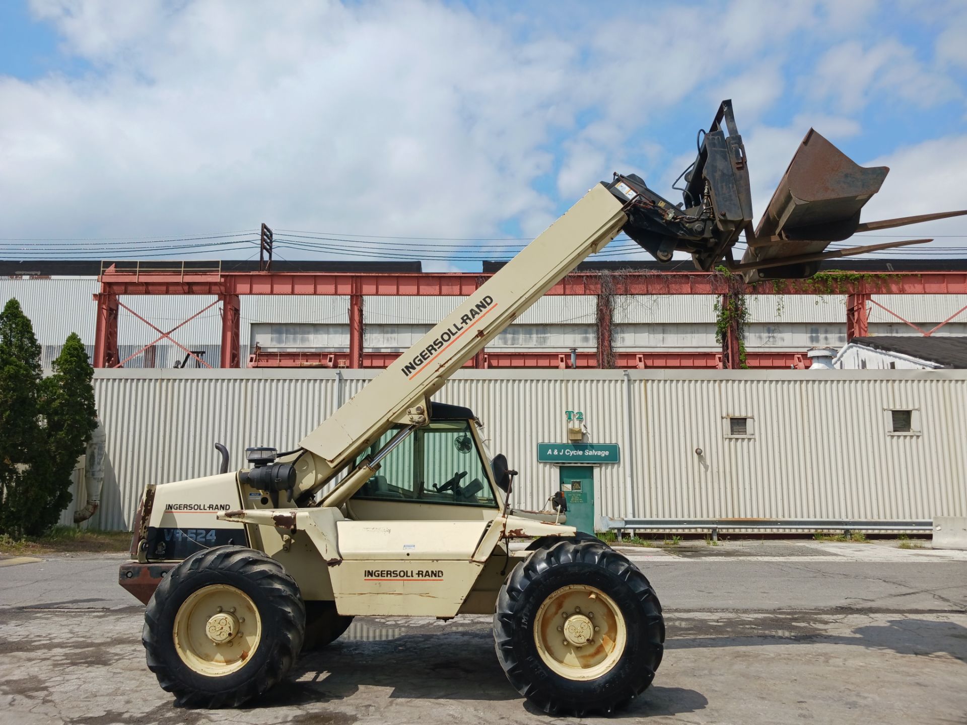 Ingersoll Rand VR524 5,000 lb Telescopic Forklift - Lester, PA - Image 5 of 17