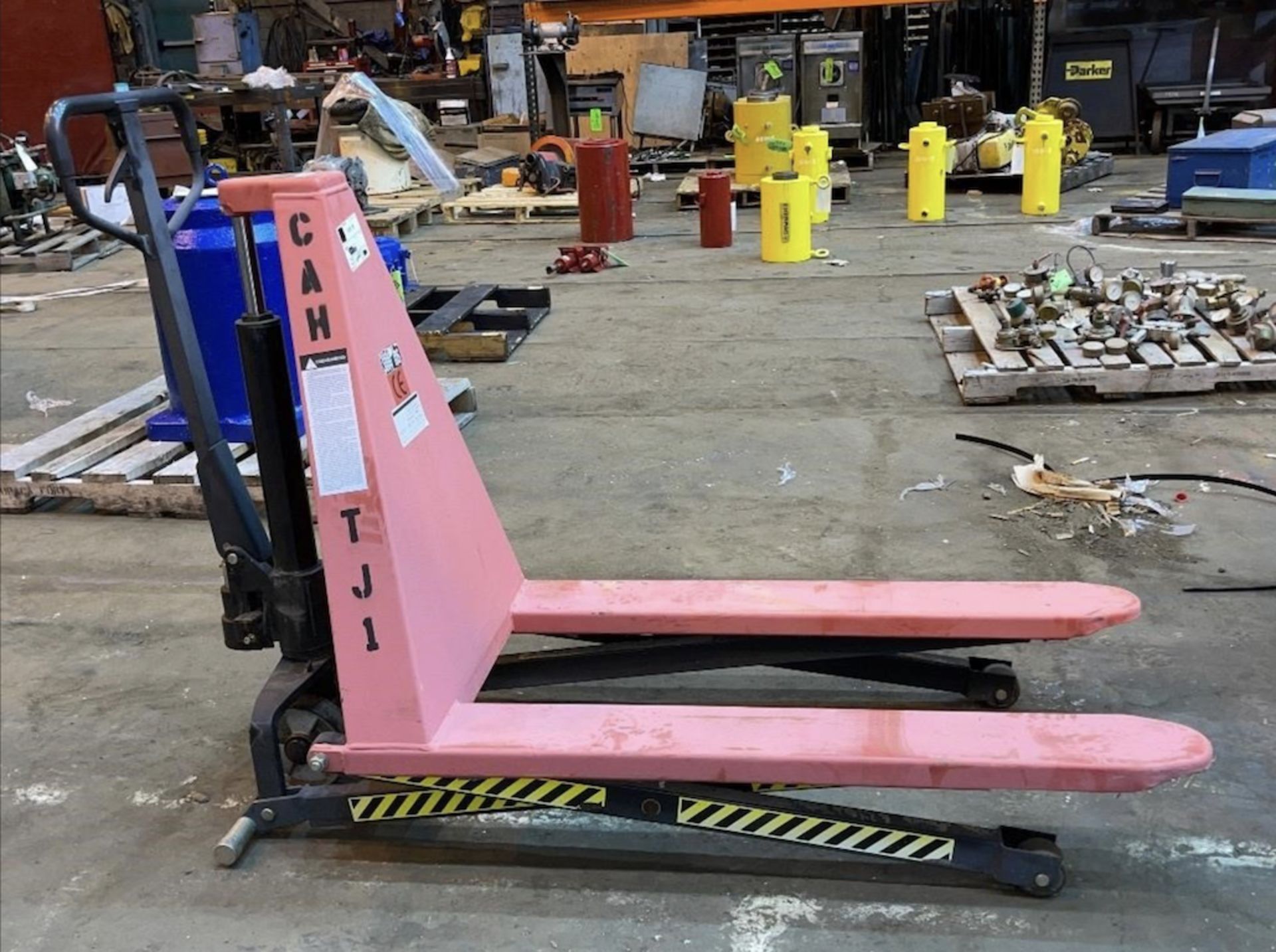 Manual Pallet Jack (ETW) - Image 4 of 5