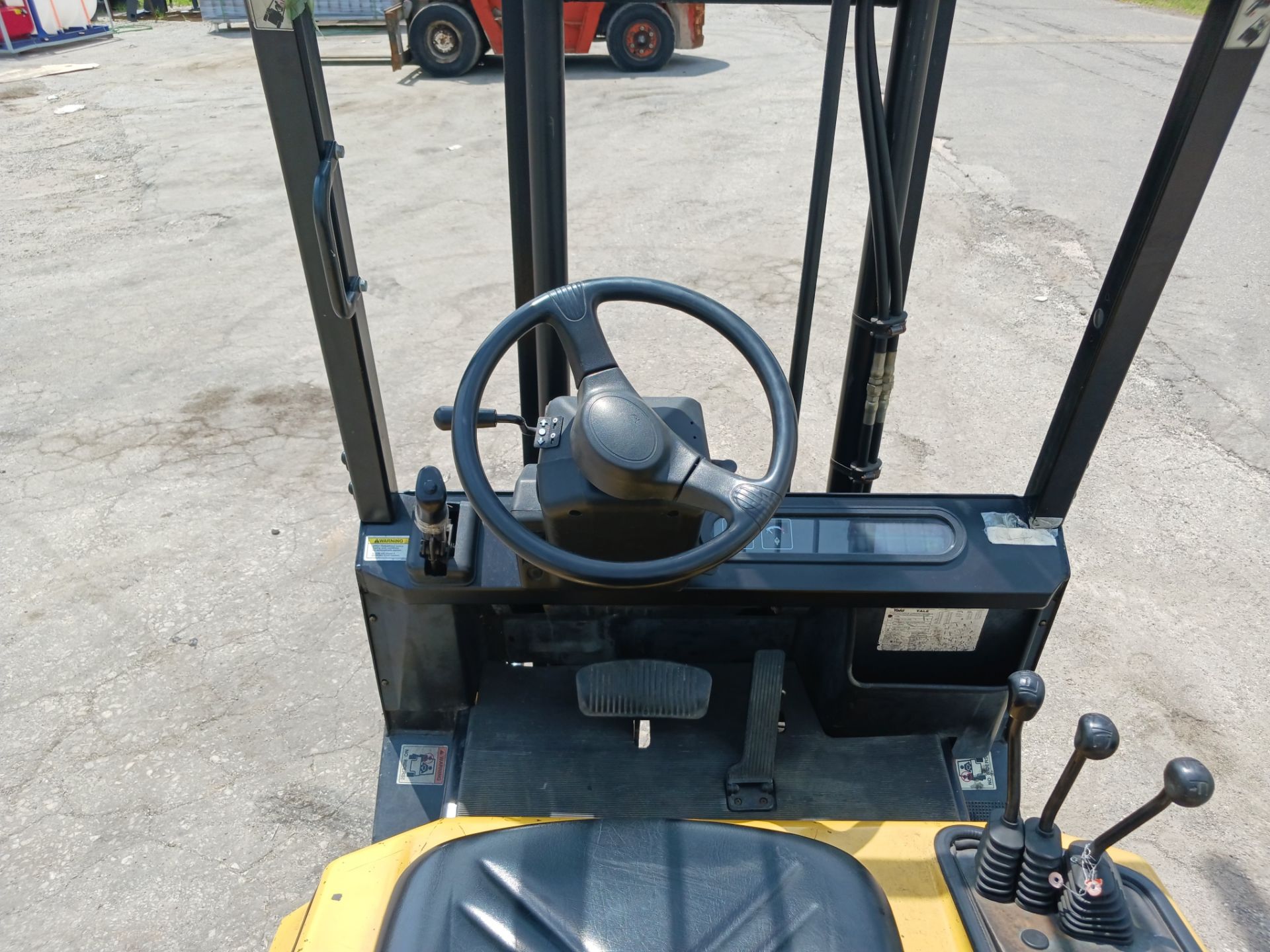 Yale GLP040AF 4,000 lb Forklift - Image 10 of 13