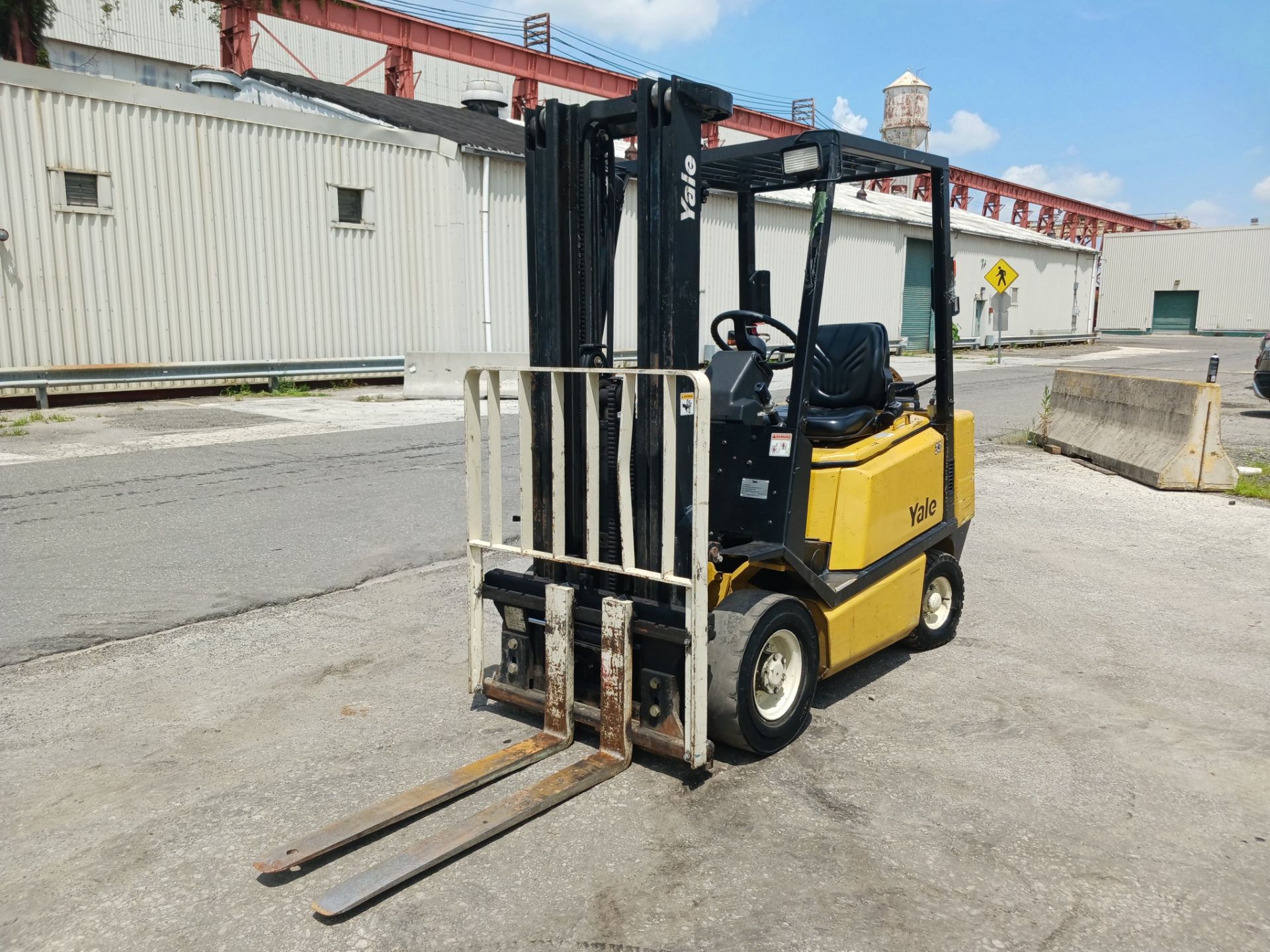 Yale GLP040AF 4,000 lb Forklift - Image 6 of 13