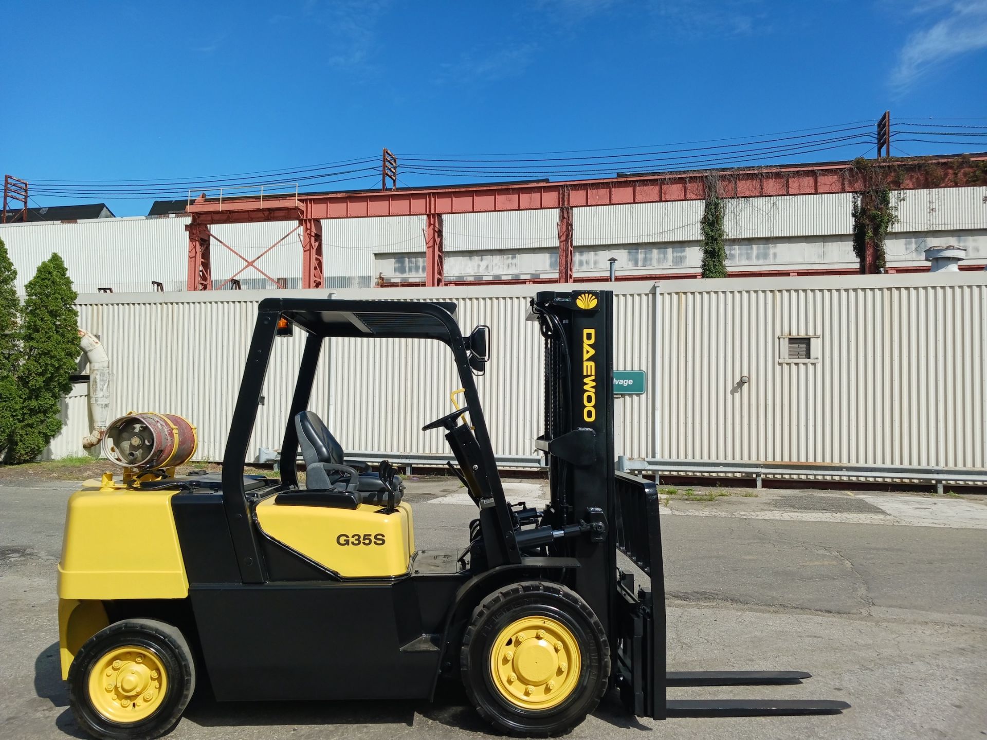 Daewoo G35S-2 7,000 lb Forklift - Image 2 of 15