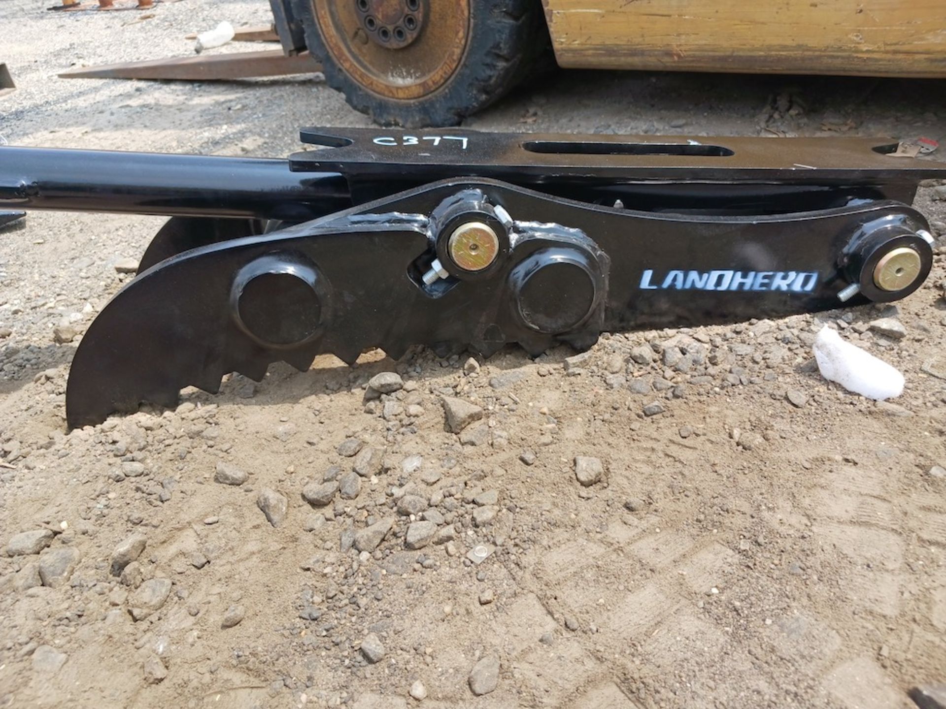 Brand New Unused Landhonor Thum2-3.5T 8" Thumb for Mini Excavator (C377E) - Image 3 of 6