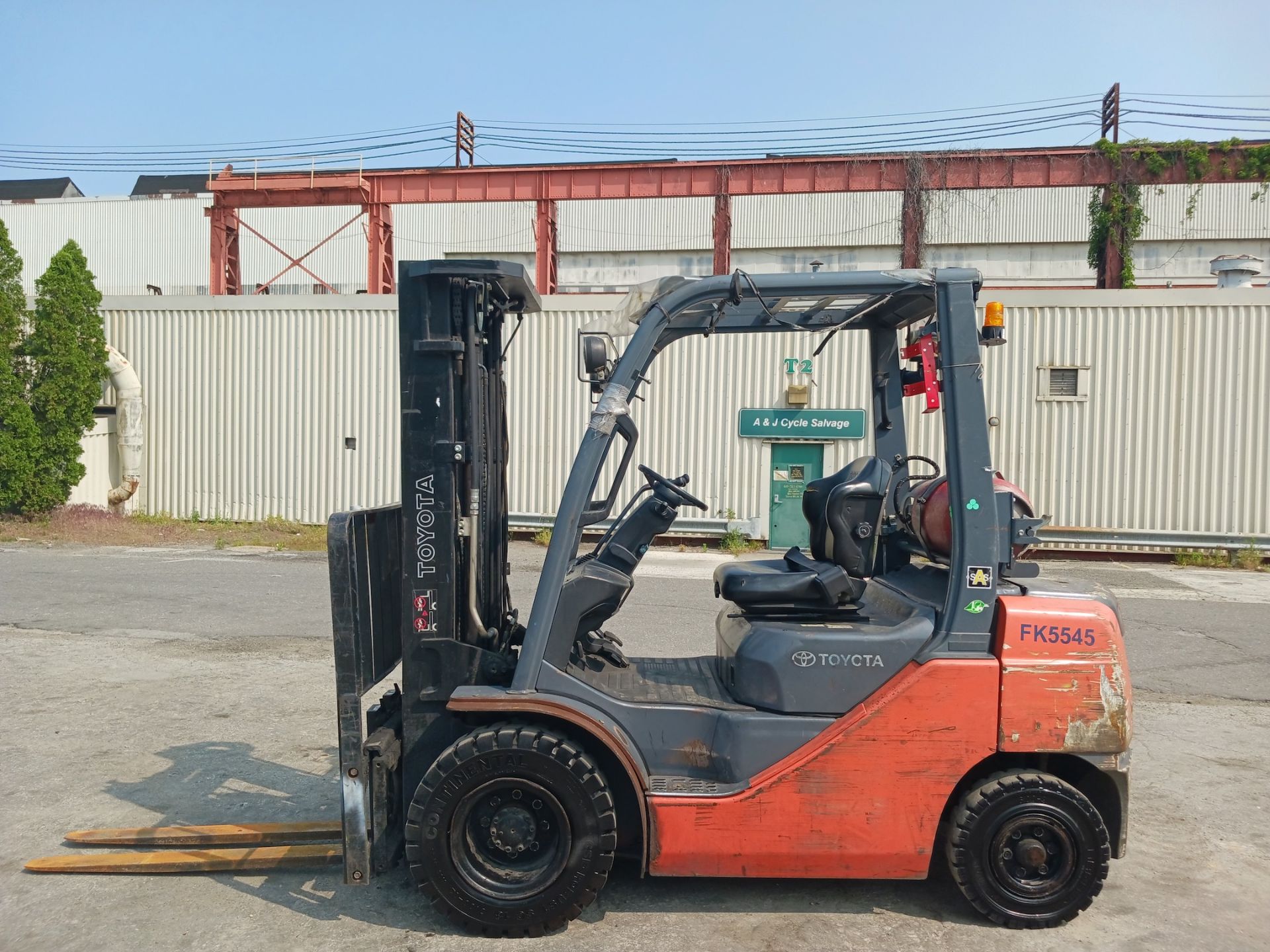 Toyota 8FGU25 5,000lb Forklift - Image 4 of 14