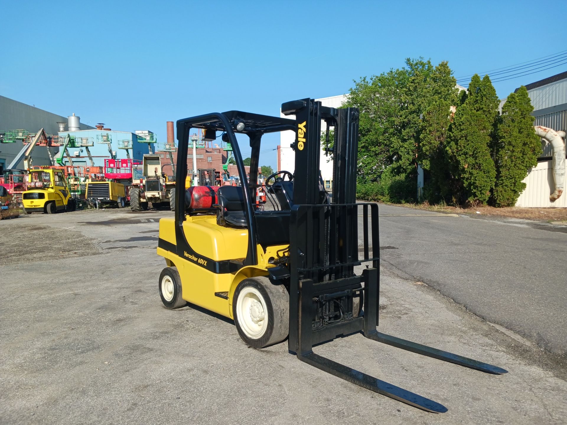 Yale GLP060VX 6,000lb Forklift - Image 2 of 13