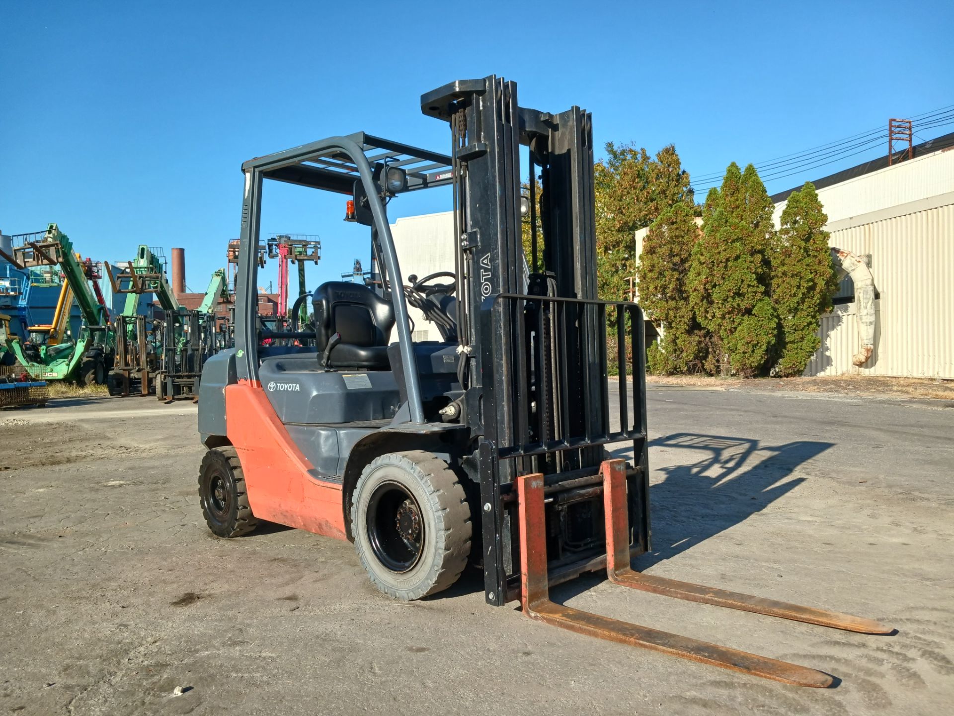 2016 Toyota 8FGU25 5,000 lb Forklift - Image 2 of 21