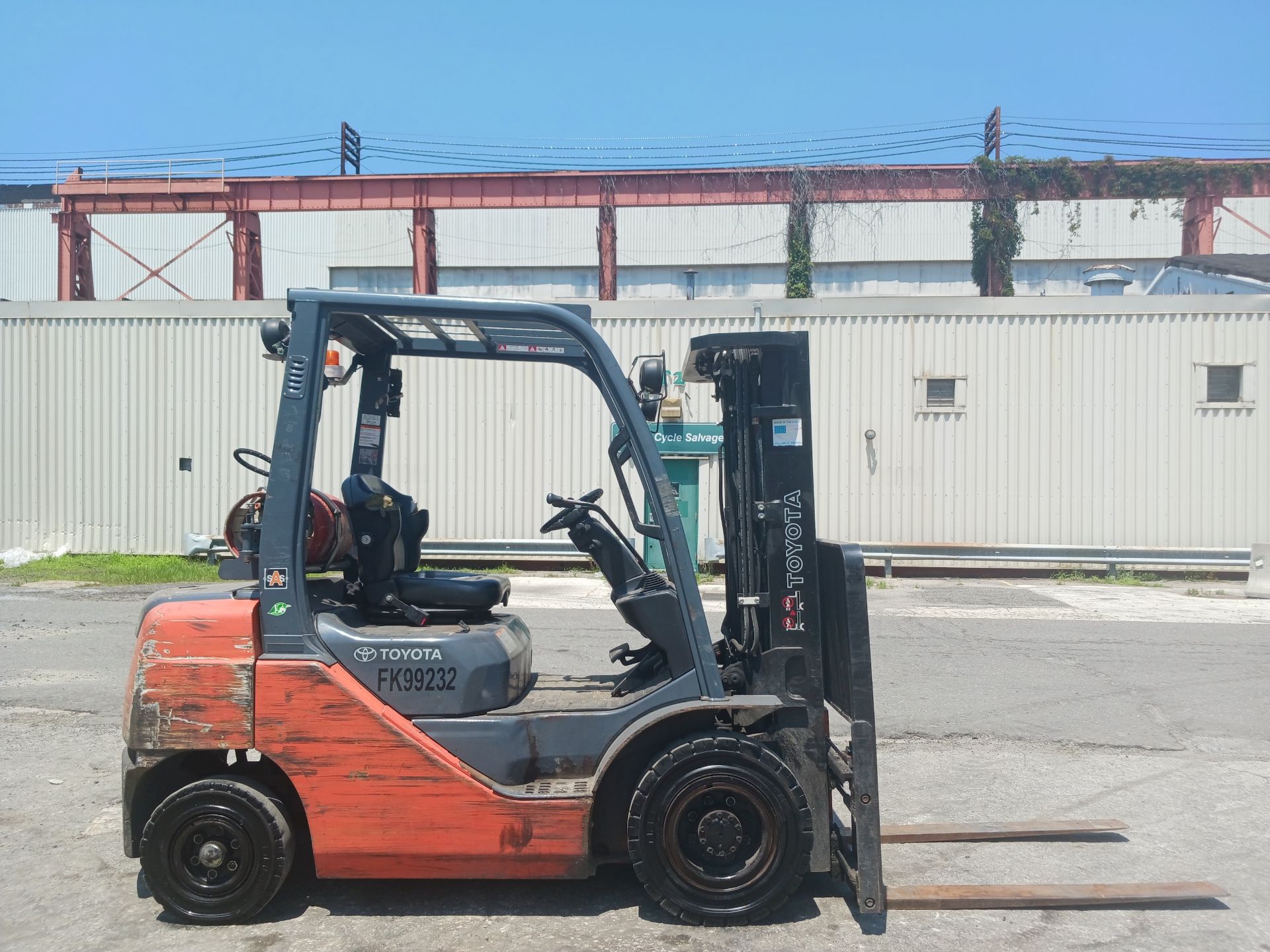 Toyota 8FGU25 5,000lb Forklift