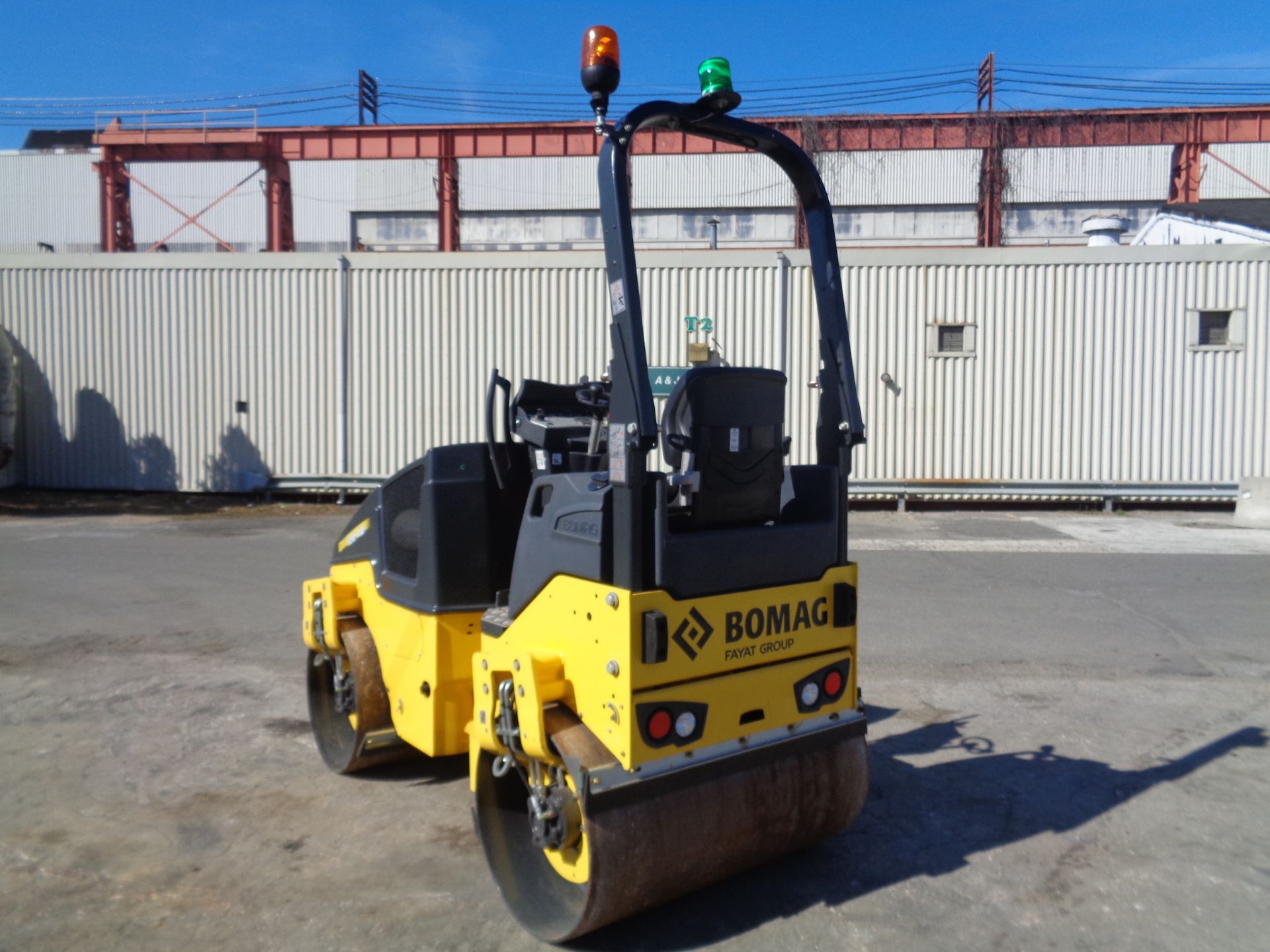 New & Unused 2022 Bomag BW120 AD-5 Double Drum Roller - Image 5 of 14