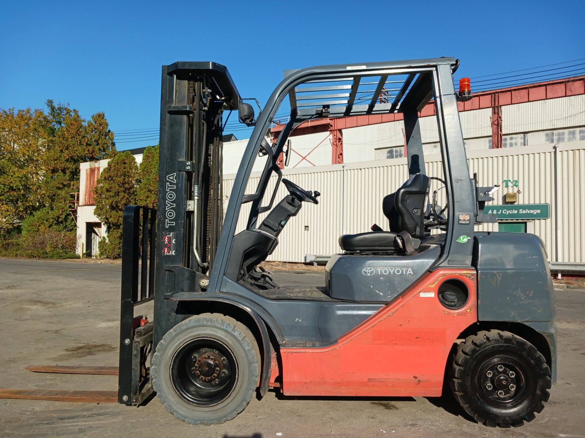 2016 Toyota 8FGU25 5,000 lb Forklift - Image 4 of 21