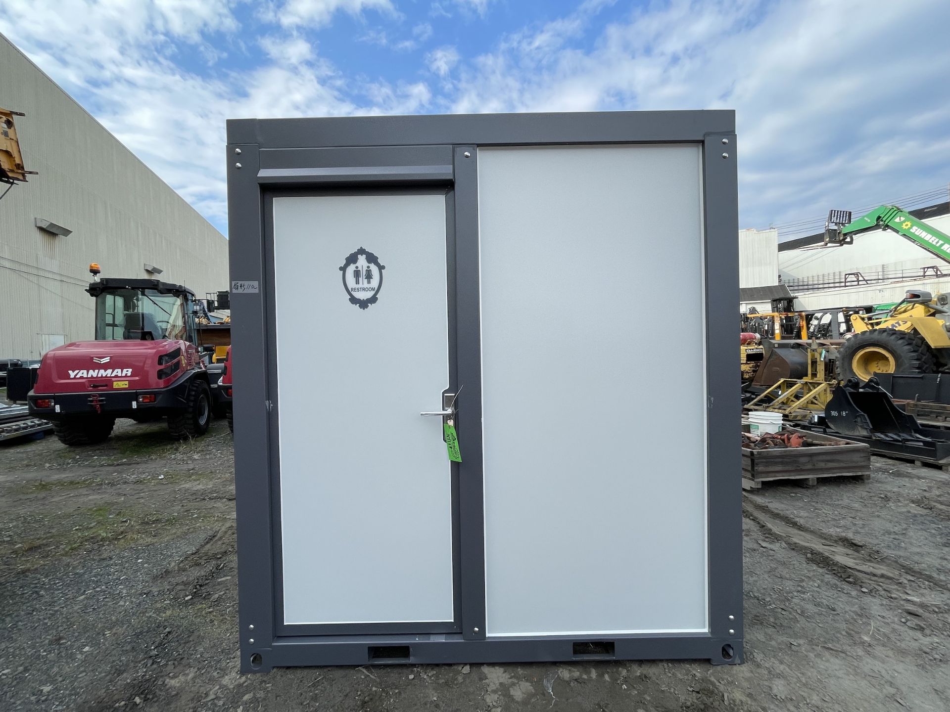 Brand New Bastone 110V Mobile Bathroom (NY177)