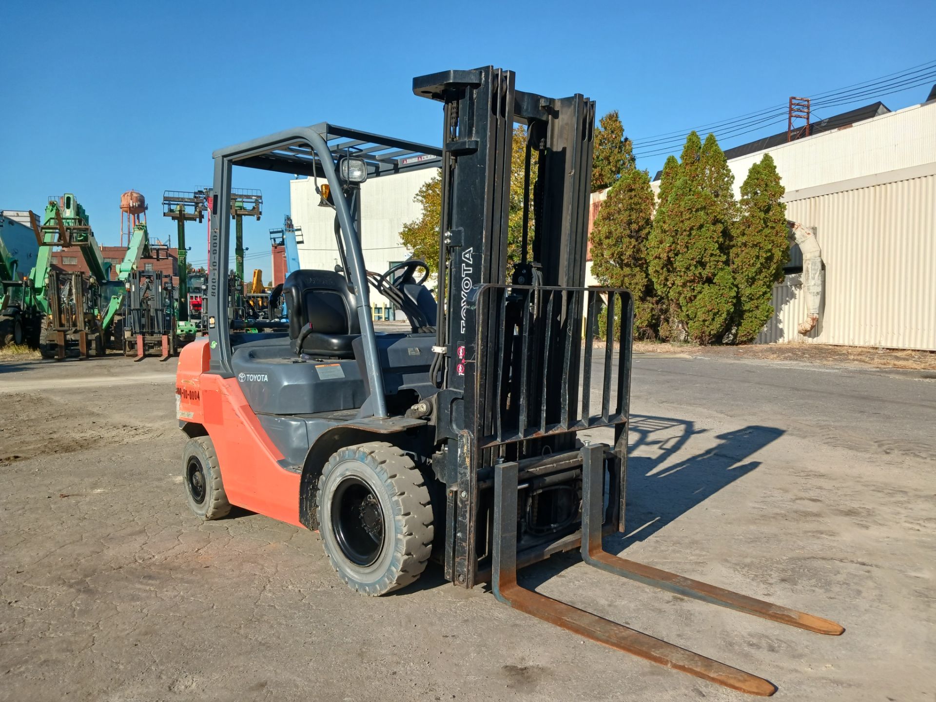 2016 Toyota 8FGU25 5,000lb Forklift - Image 2 of 21