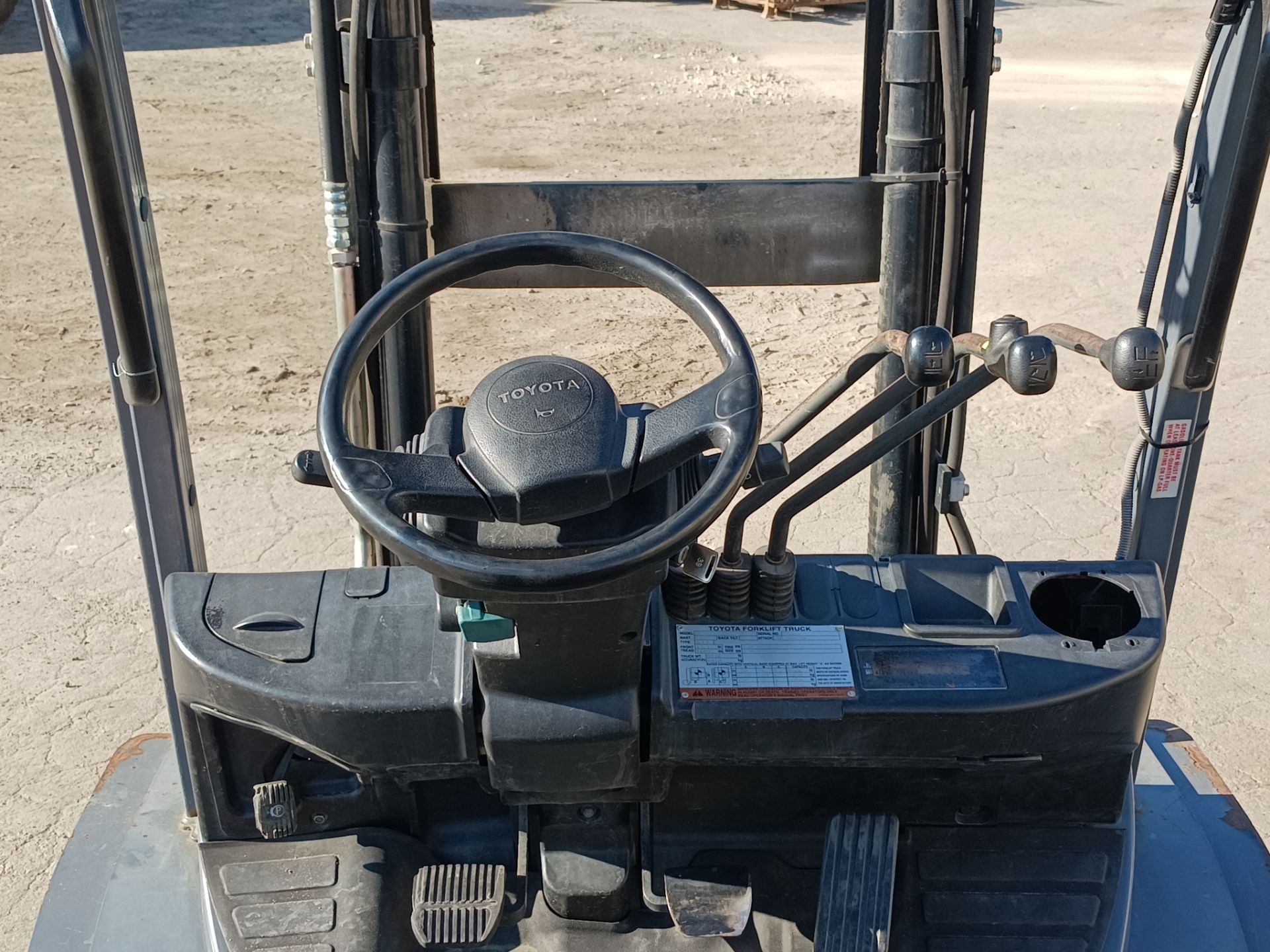 2016 Toyota 8FGU25 5,000lb Forklift - Image 11 of 21