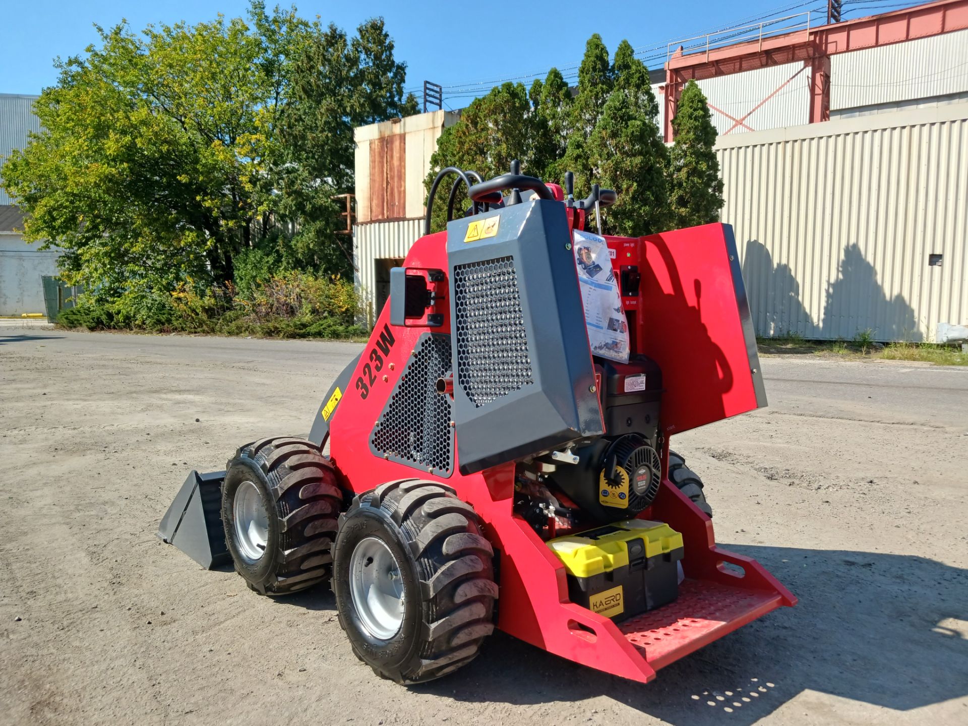 New Unused 2023 SDL00L 323W Gas Mini Skid Steer - Image 5 of 18