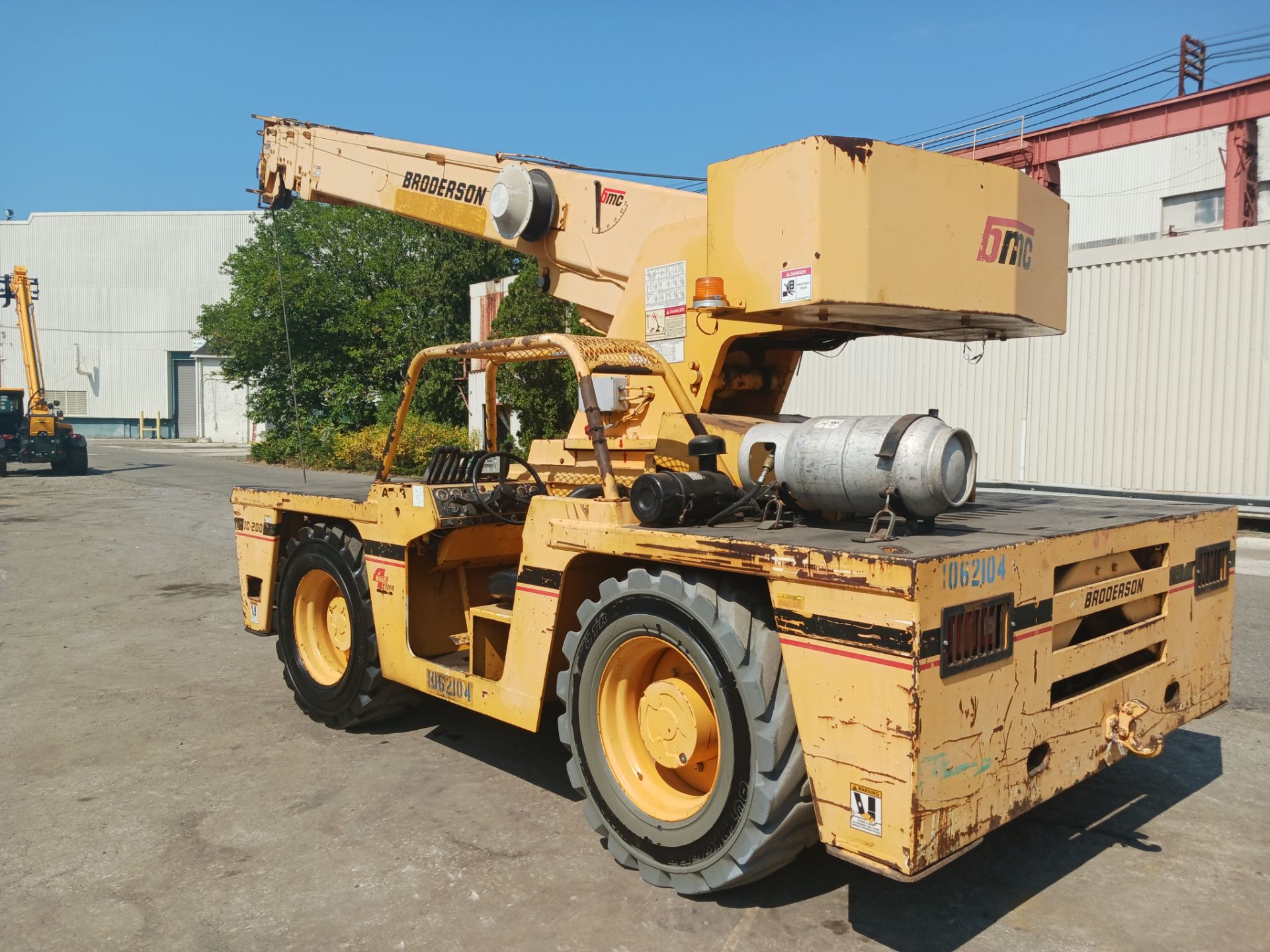 Broderson IC-200-3F Carry Deck 15 Ton Crane - Image 2 of 13