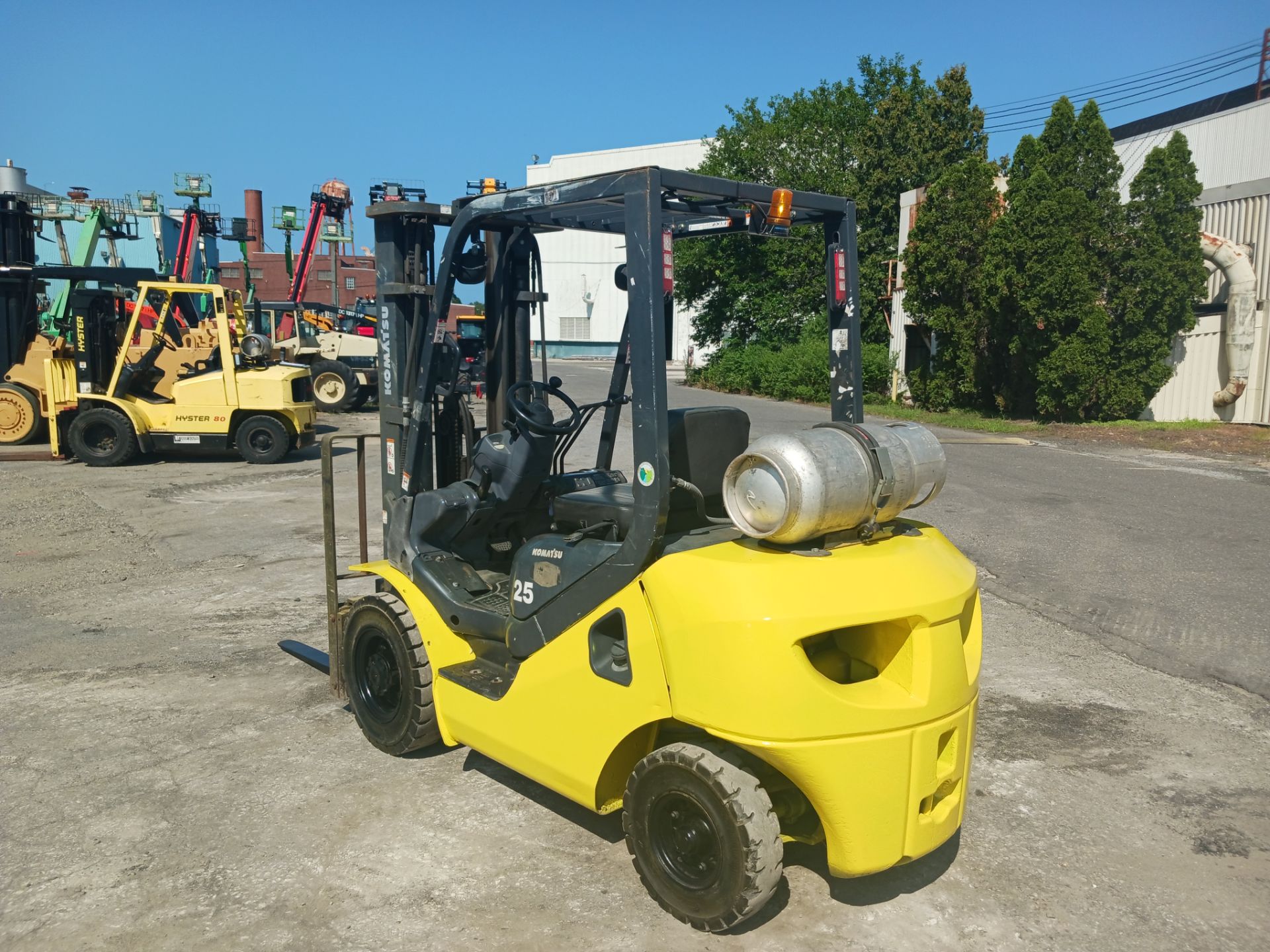 2014 Komatsu FG25T-16 5,000lb Forklift - Image 5 of 14