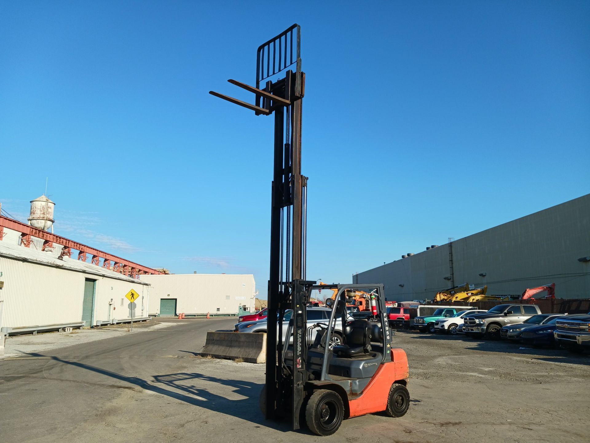 Toyota 8FGU25 5,000lb Forklift - Image 9 of 18