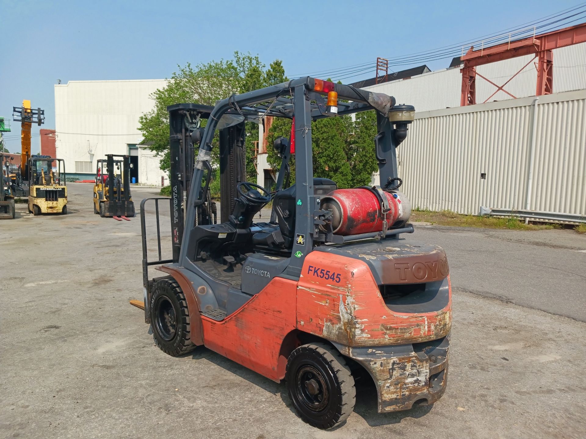 Toyota 8FGU25 5,000lb Forklift - Image 5 of 14