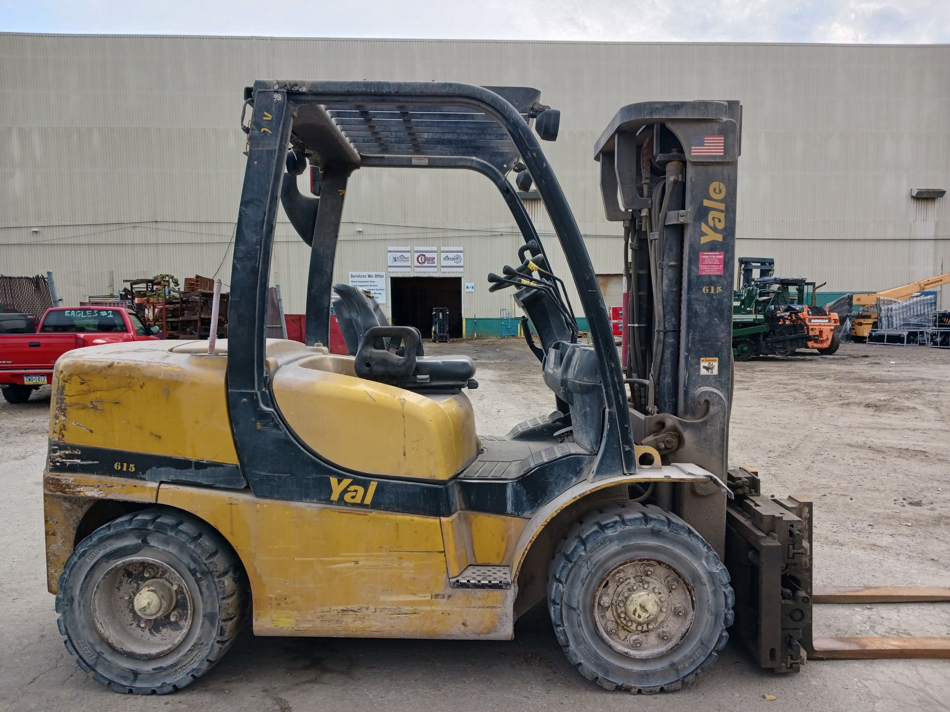 Yale GDP090VXNCSE090 9,000lb Forklift - Image 4 of 11