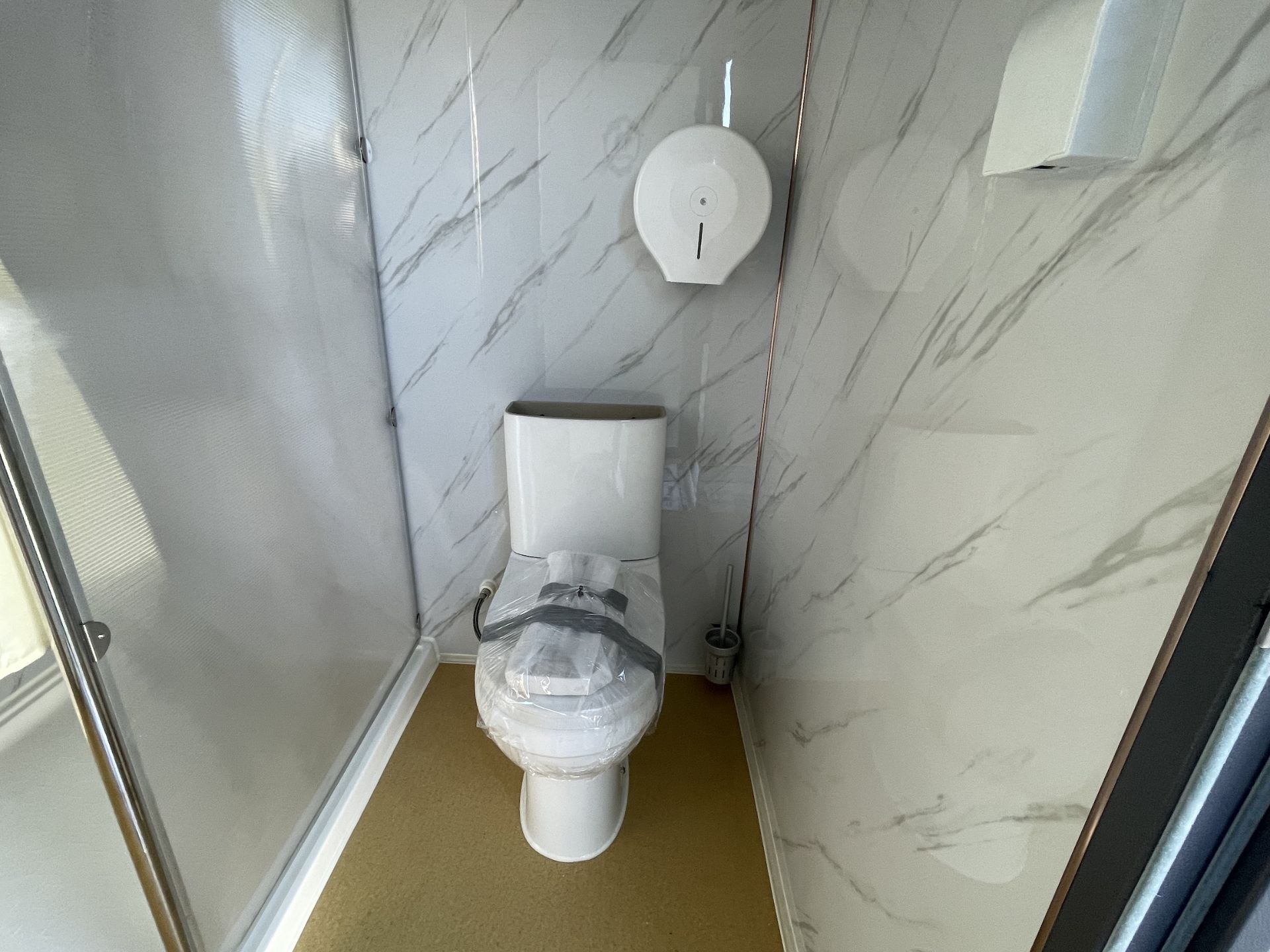 Brand New Unused 2023 Bastone 110V Portable Toilet with Shower (NY144) - Image 4 of 13