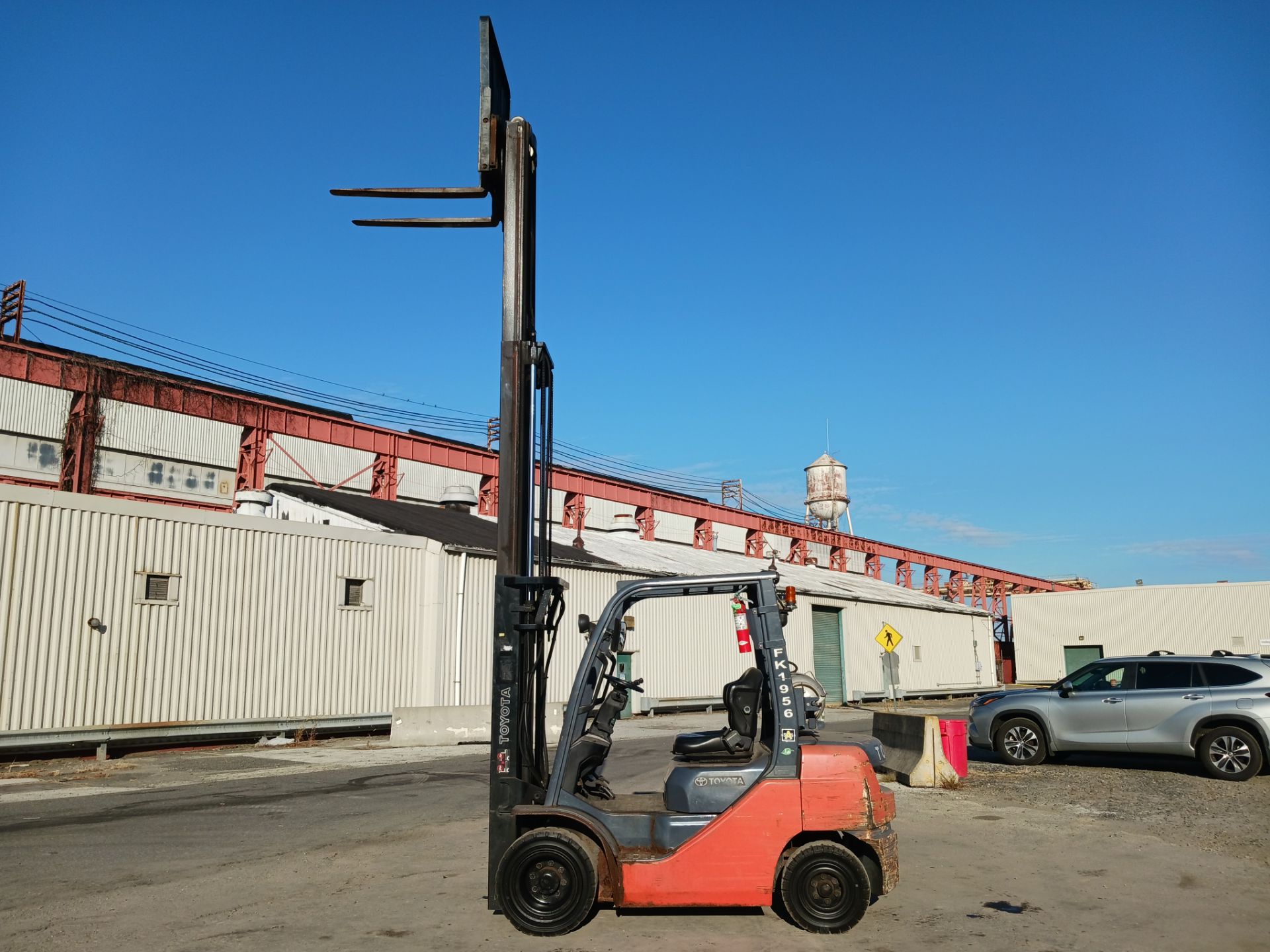 Toyota 8FGU25 5,000lb Forklift - Image 7 of 18