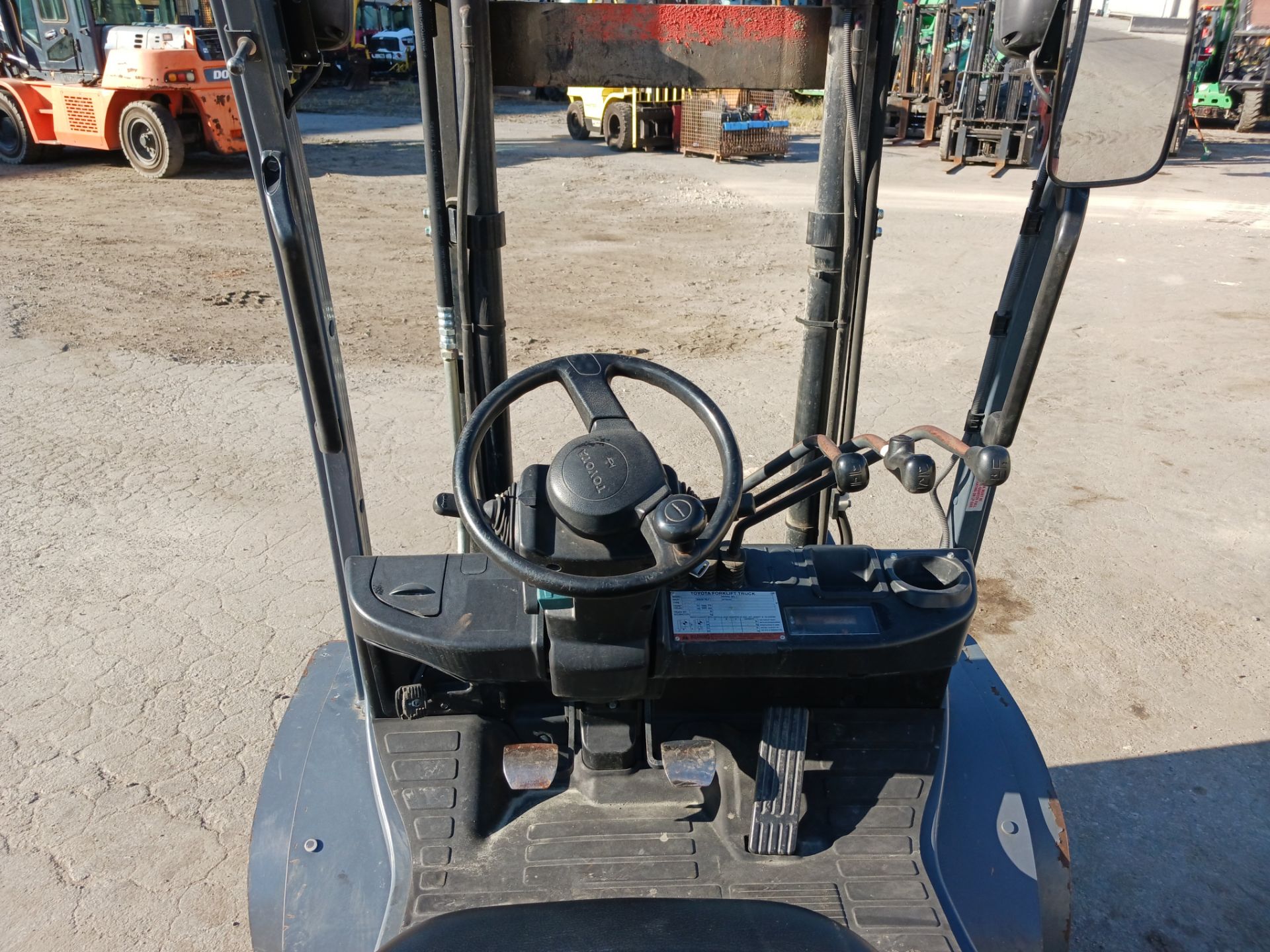 2016 Toyota 8FGU25 5,000 lb Forklift - Image 11 of 21