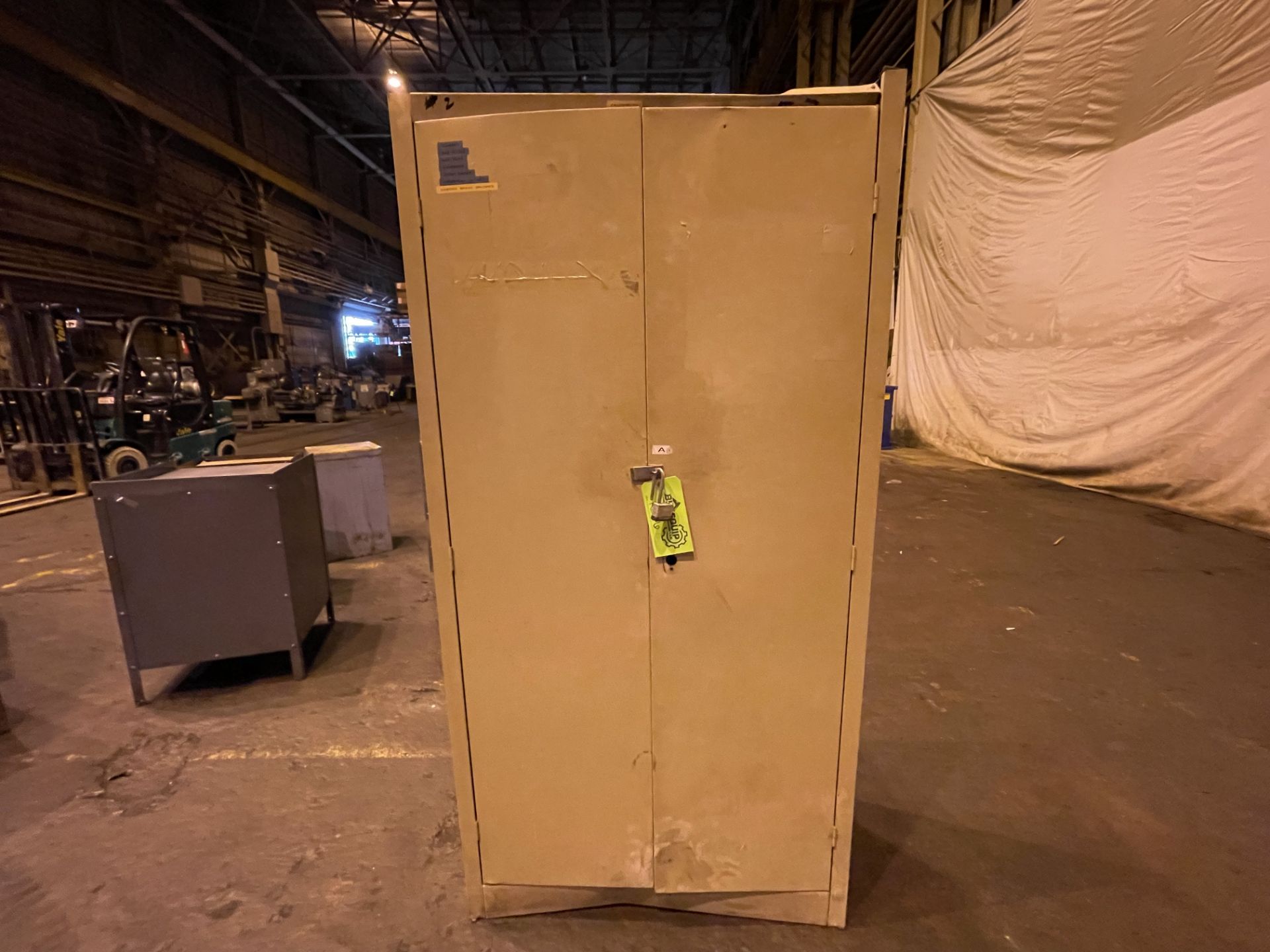 Metal Storage Cabinet (KEN6)
