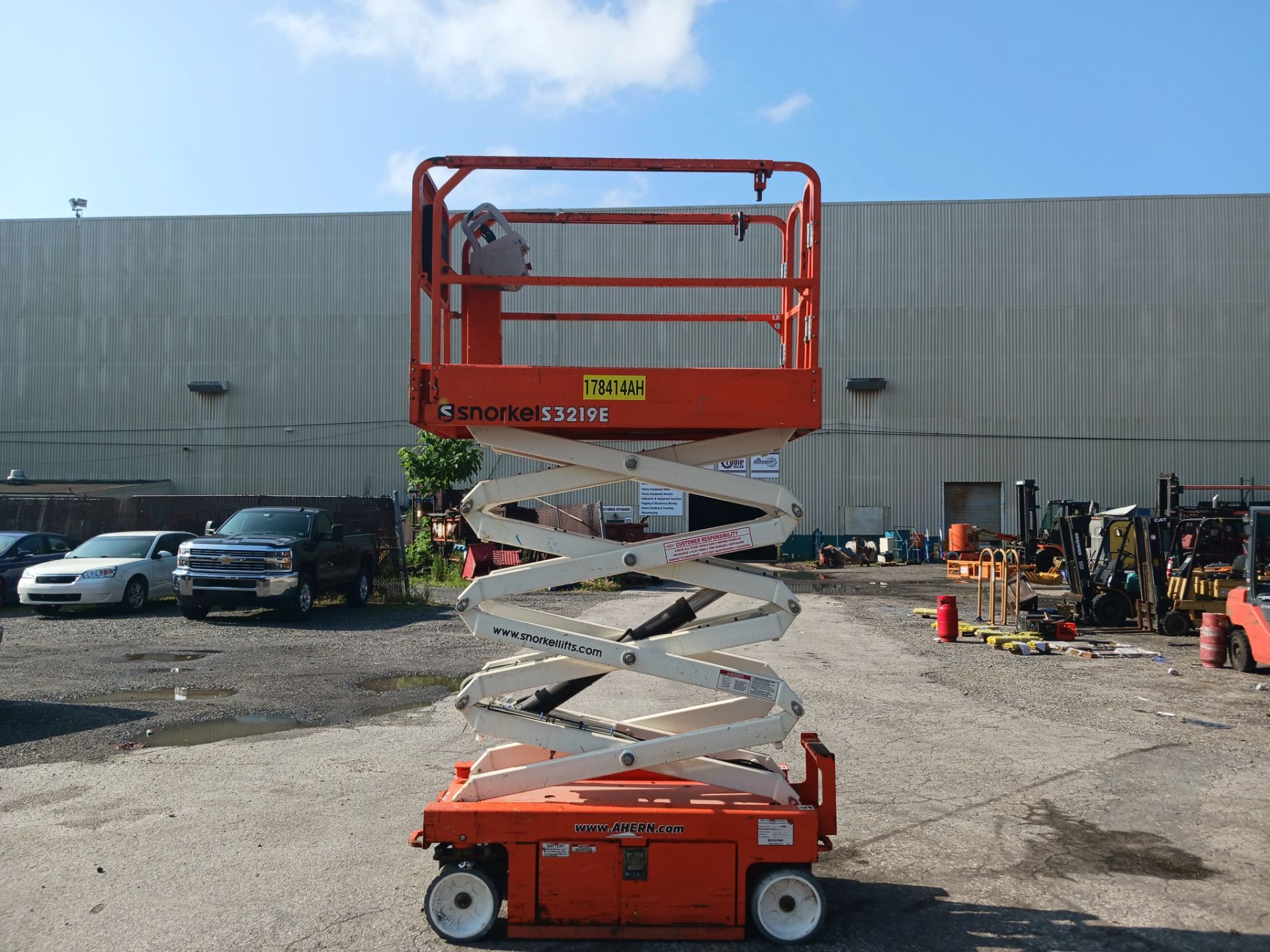 2016 Snorkel S3219E 19ft Scissor Lift - Image 8 of 16