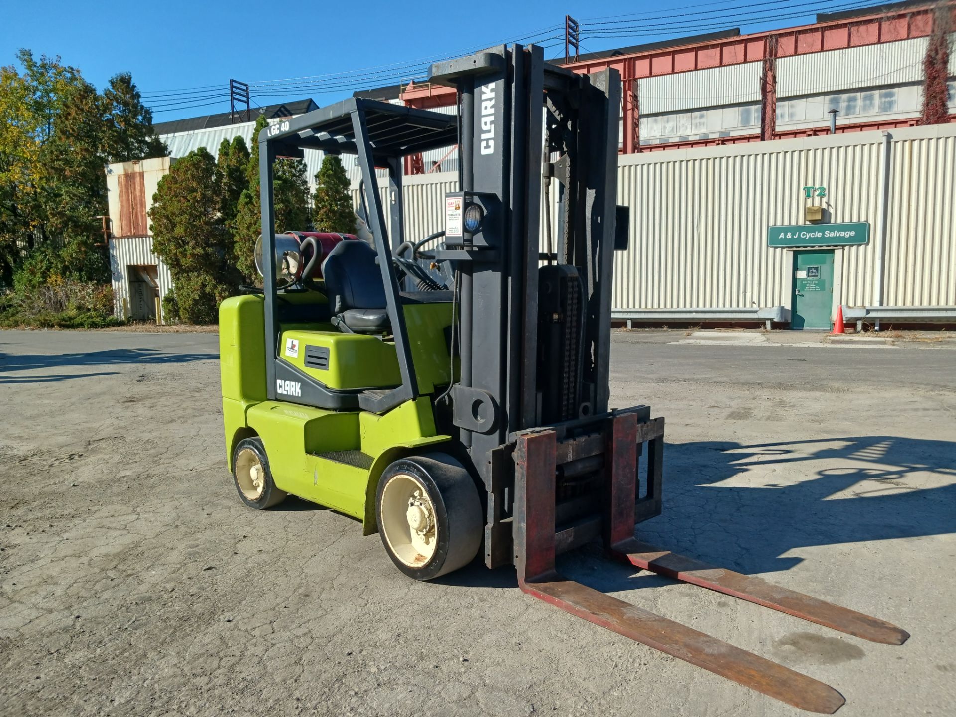 Clark CGC40 8,000lb Forklift - Image 2 of 21