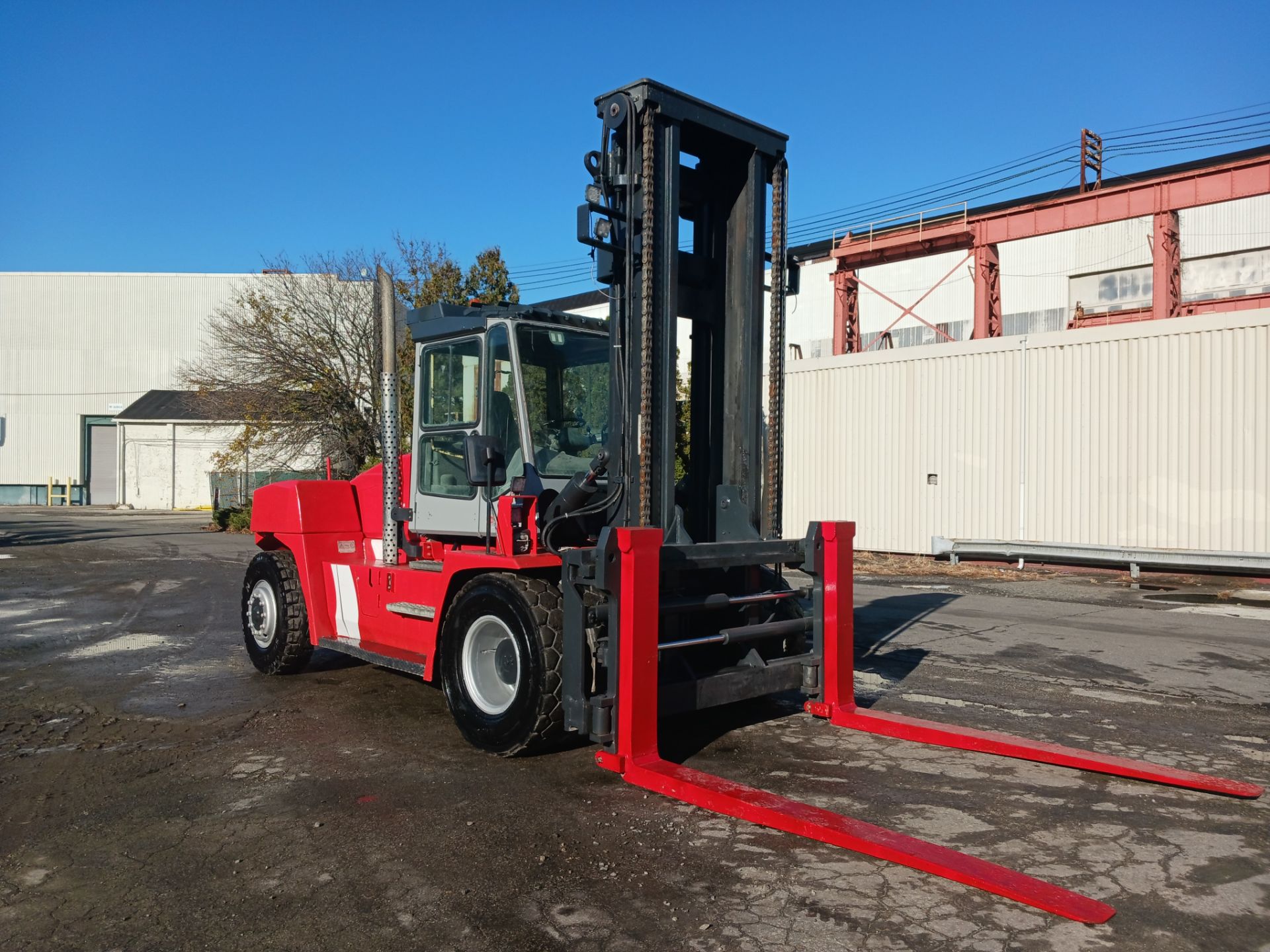 Kalmar DCE-160-9 36,000lb Forklift - Image 2 of 23