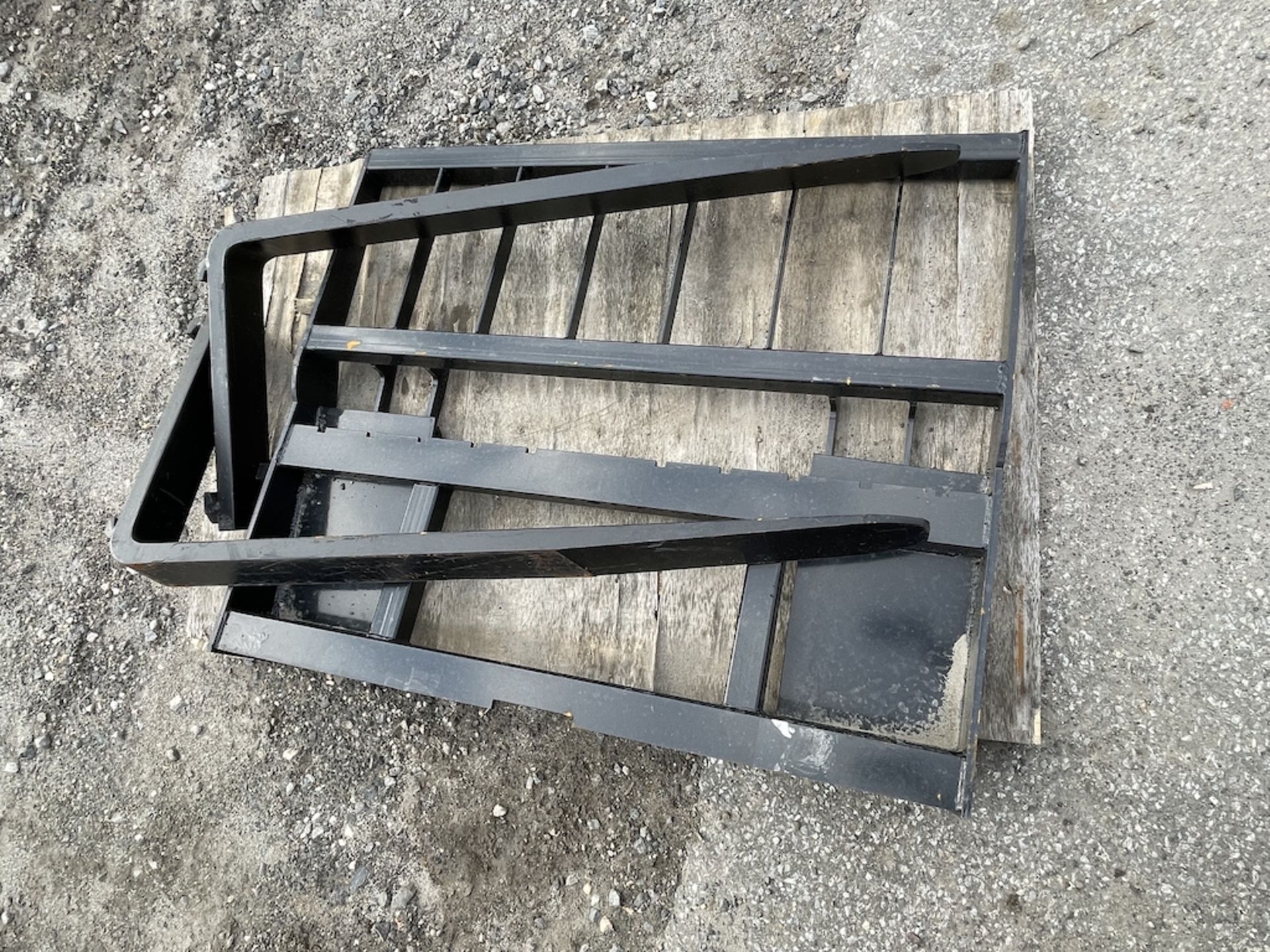 Brand New 2022 Mower King SA 48" Skid Steer Forks Attachment (ES32) - Image 3 of 4